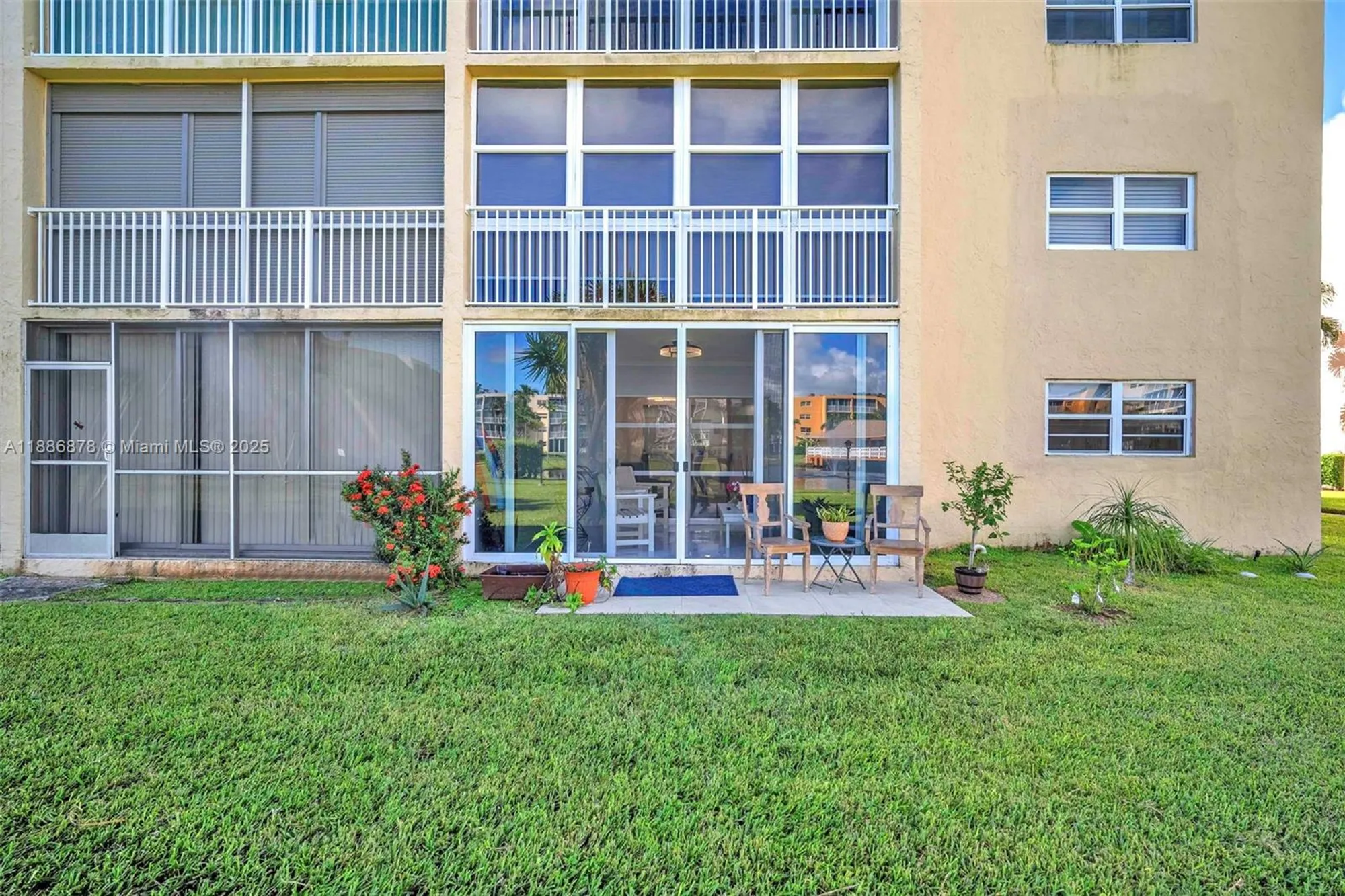 Property Slideshow image 31 of 43 | 205 se 11th ter 101, Dania Beach, FL, 33004