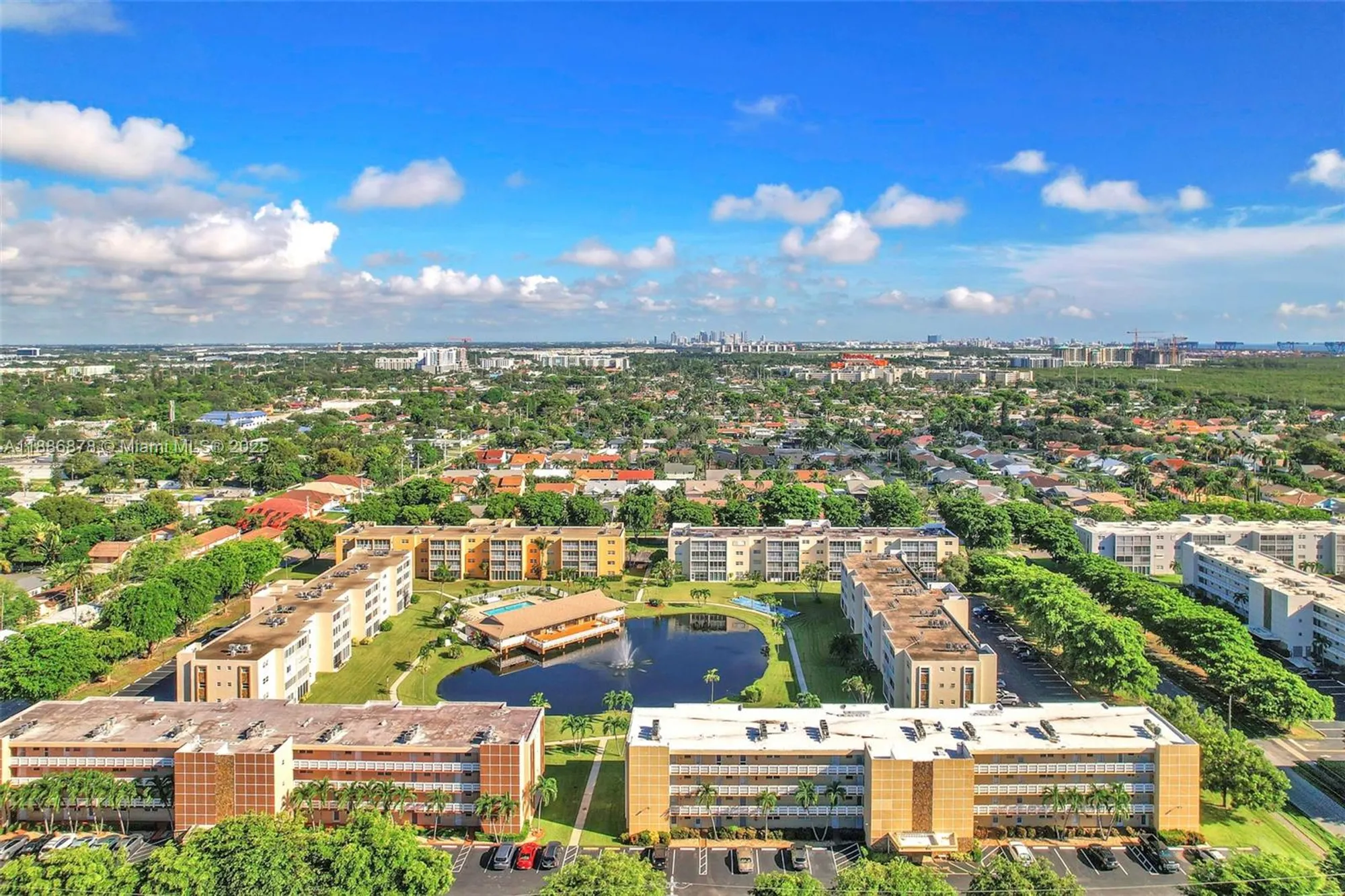 Property Slideshow image 40 of 43 | 205 se 11th ter 101, Dania Beach, FL, 33004