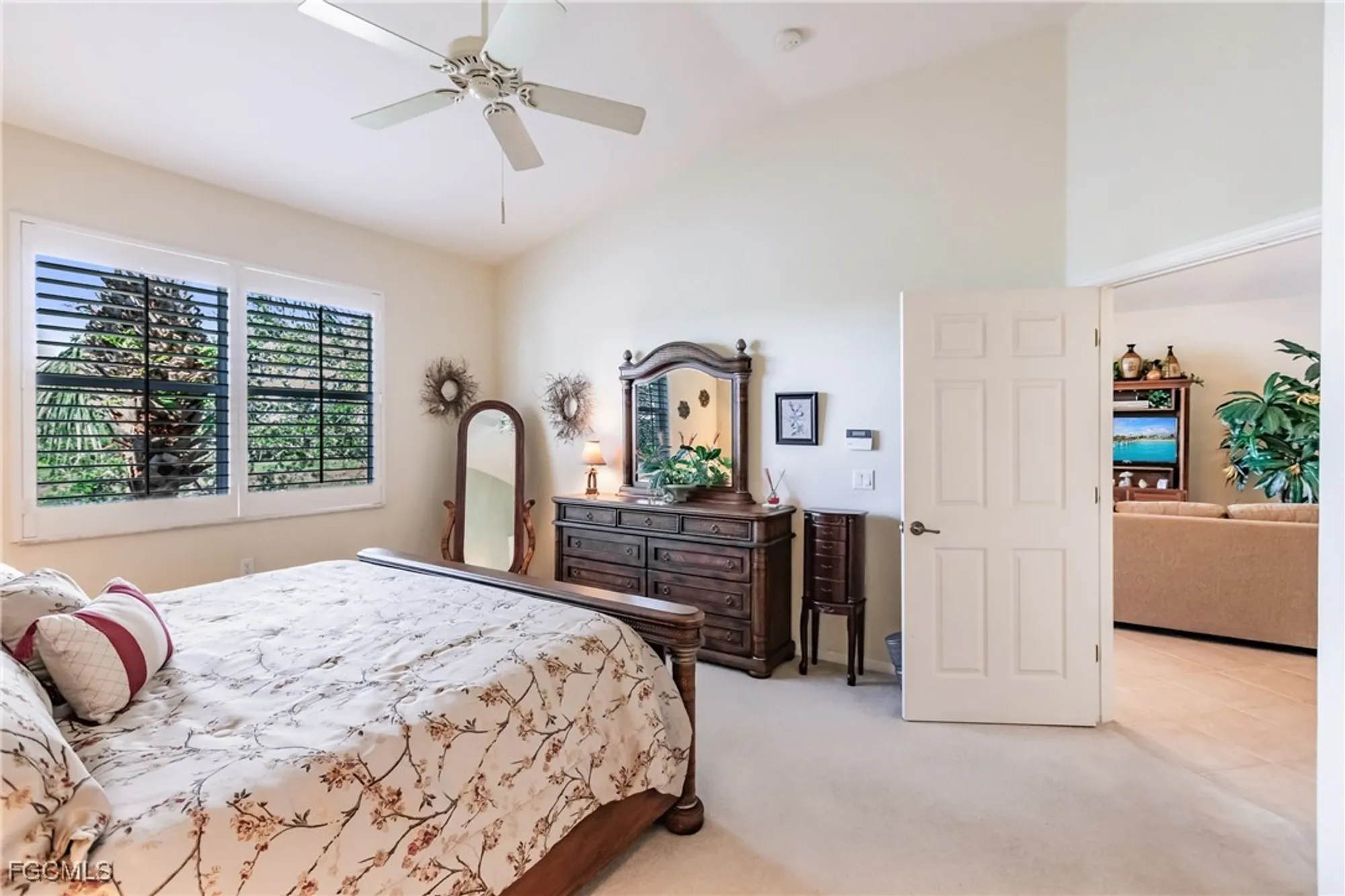Property Slideshow image 19 of 47 | 3011 meandering way 202, Fort Myers, FL, 33905