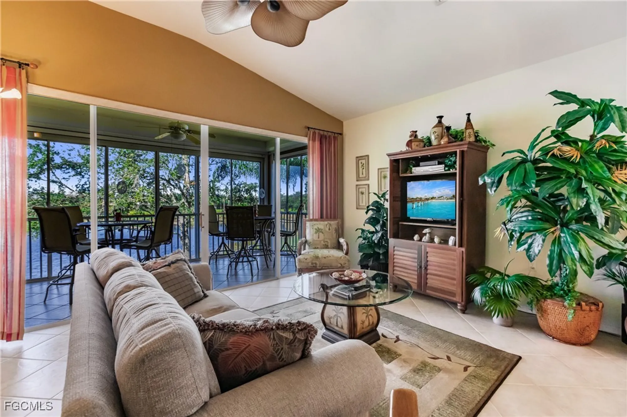 Property Slideshow image 12 of 47 | 3011 meandering way 202, Fort Myers, FL, 33905