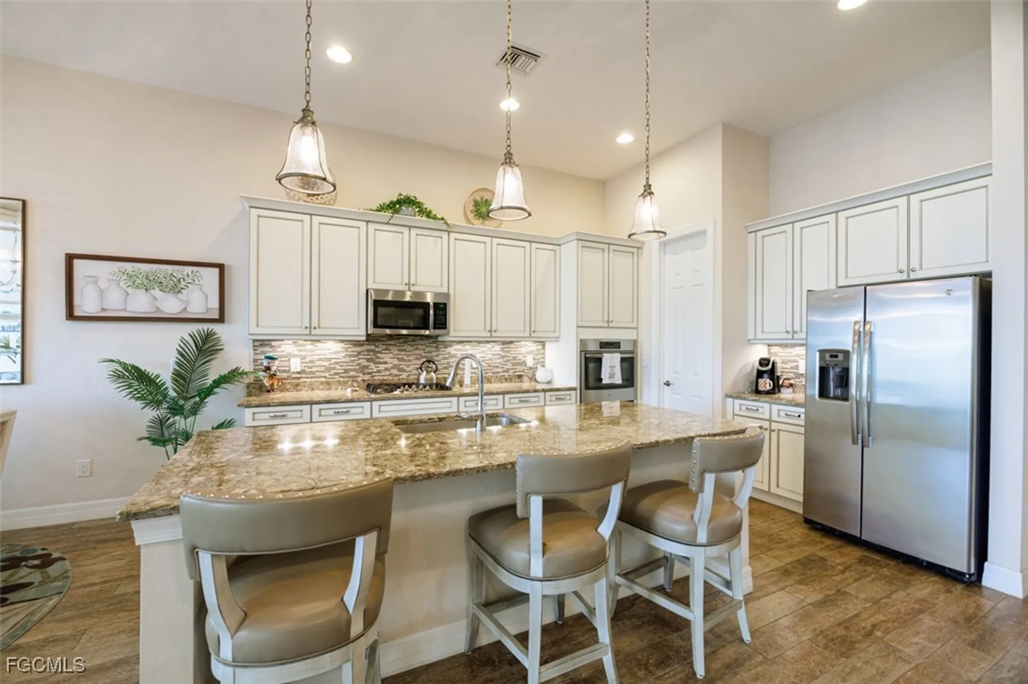 Property Slideshow image 15 of 41 | 2977 willow ridge ct, Fort Myers, FL, 33905