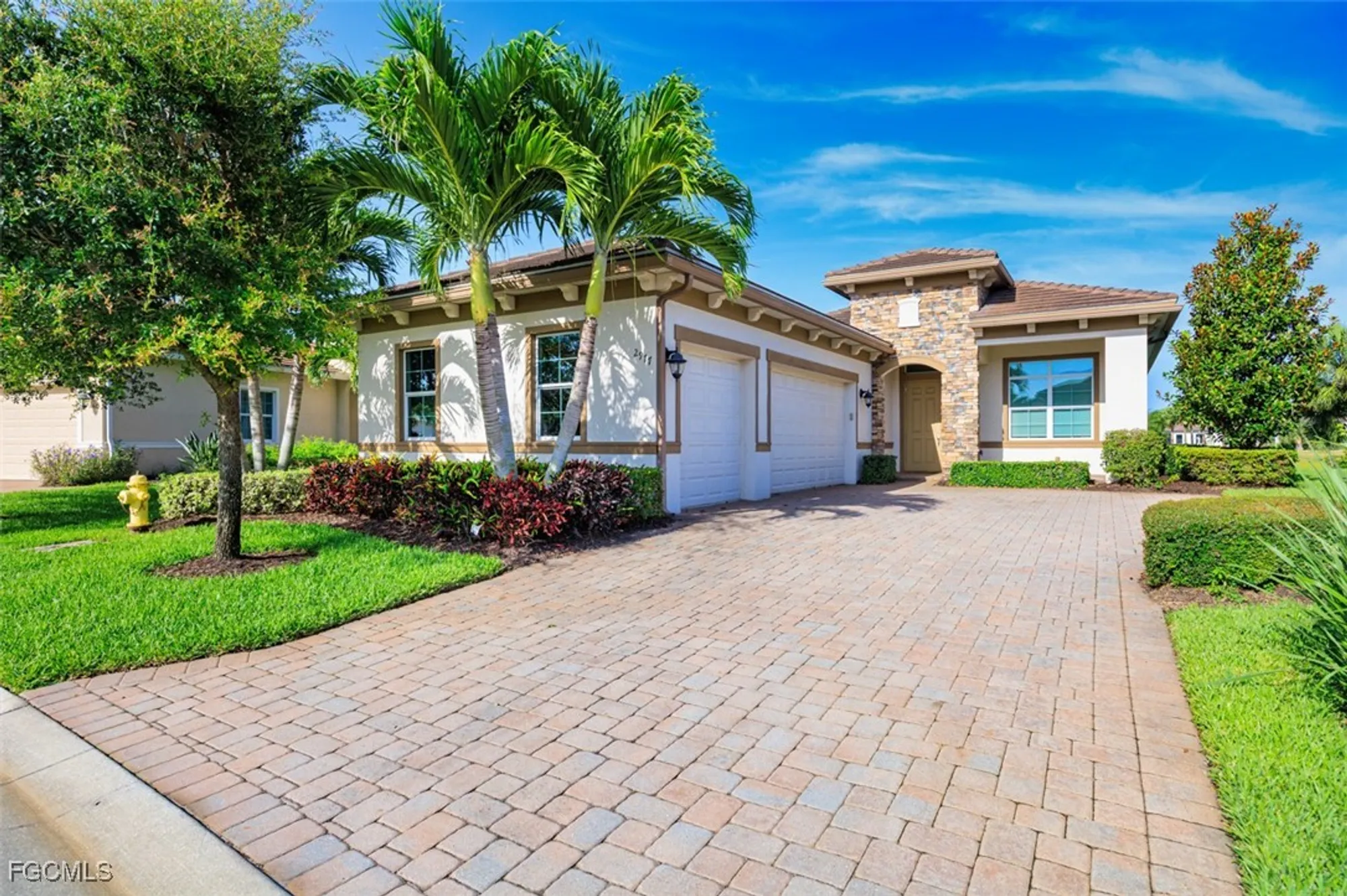 Property Slideshow image 1 of 41 | 2977 willow ridge ct, Fort Myers, FL, 33905