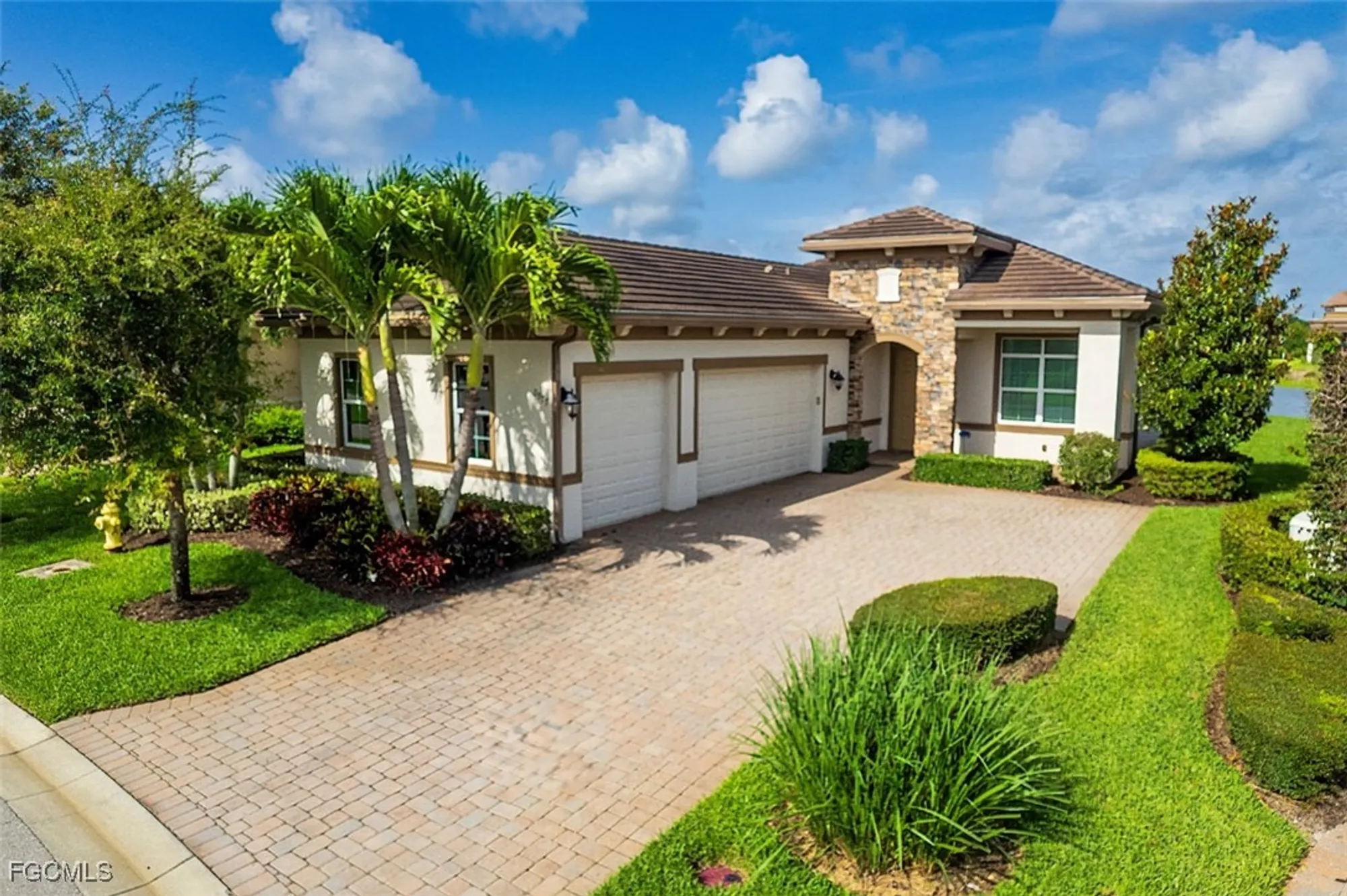 Property Slideshow image 36 of 41 | 2977 willow ridge ct, Fort Myers, FL, 33905