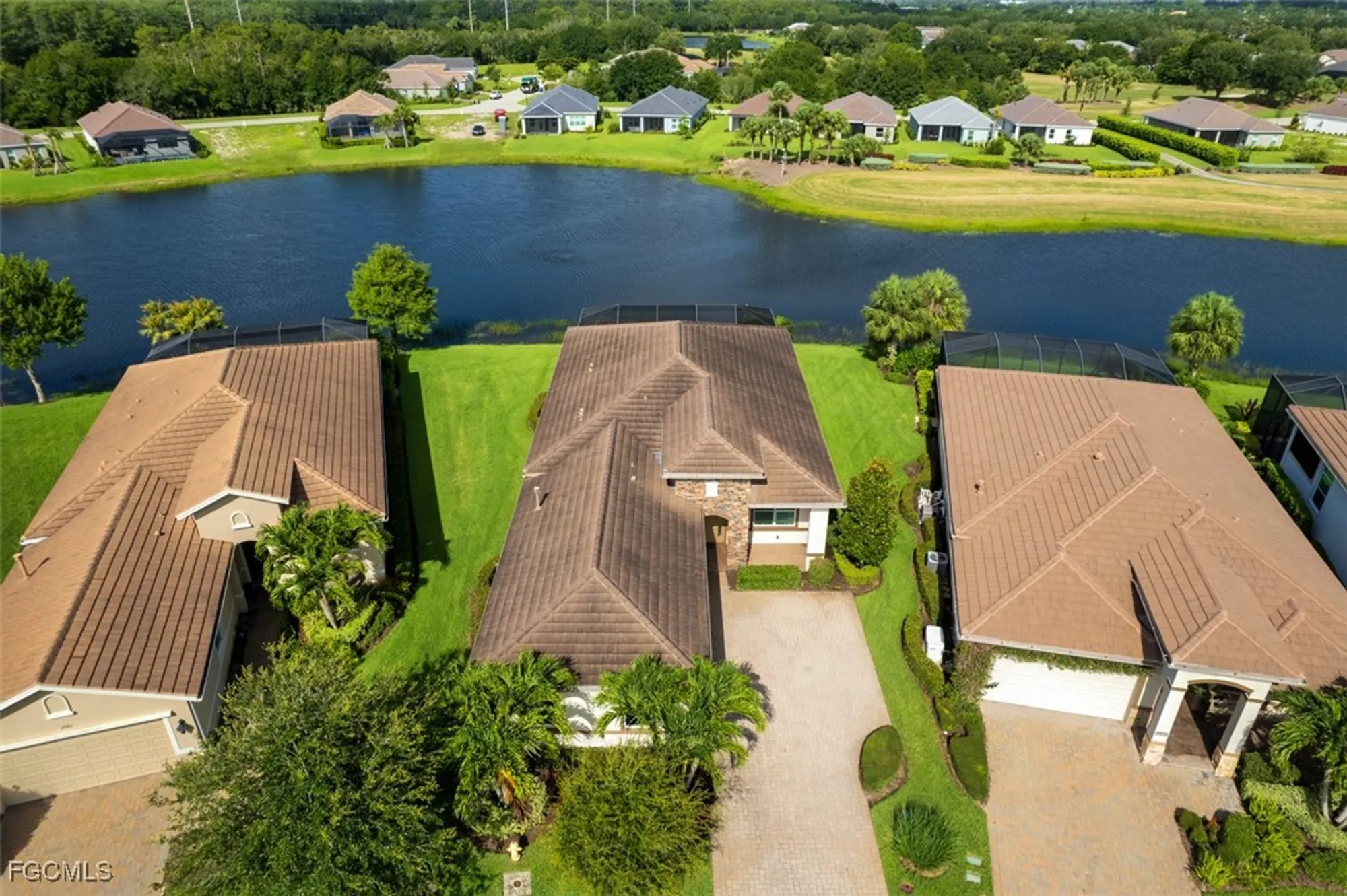 Property Slideshow image 3 of 41 | 2977 willow ridge ct, Fort Myers, FL, 33905