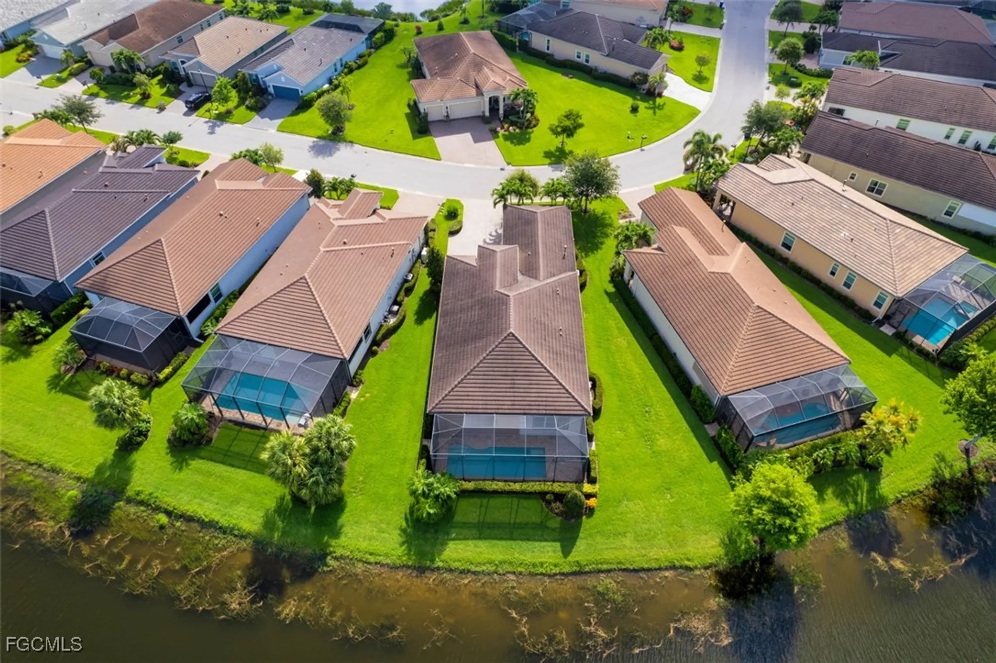 Property Slideshow image 5 of 41 | 2977 willow ridge ct, Fort Myers, FL, 33905