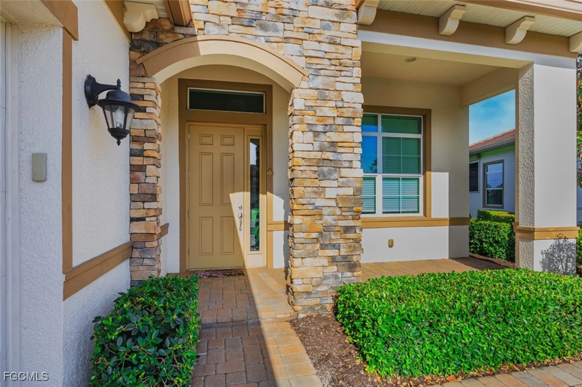 Property Slideshow image 6 of 41 | 2977 willow ridge ct, Fort Myers, FL, 33905