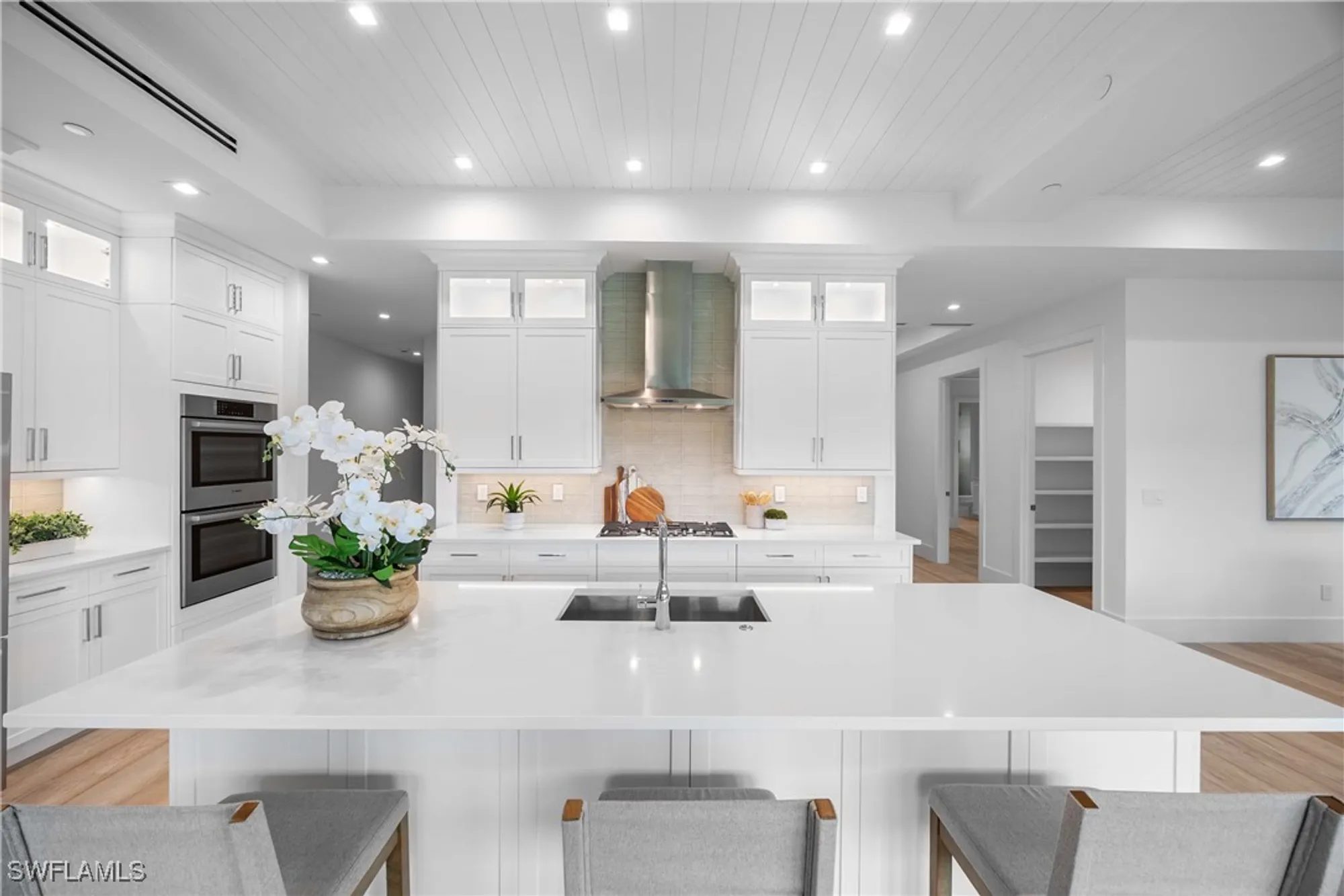 Property Slideshow image 10 of 50 | 3291 dorado ln unit 101, Naples, FL, 34114