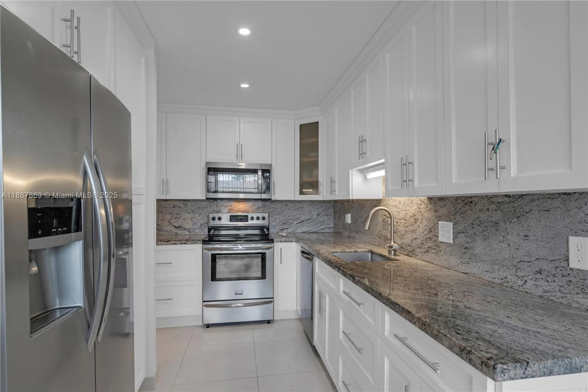 Property Slideshow image 10 of 31 | 8809 belle aire dr # 8809, Boca Raton, FL, 33433