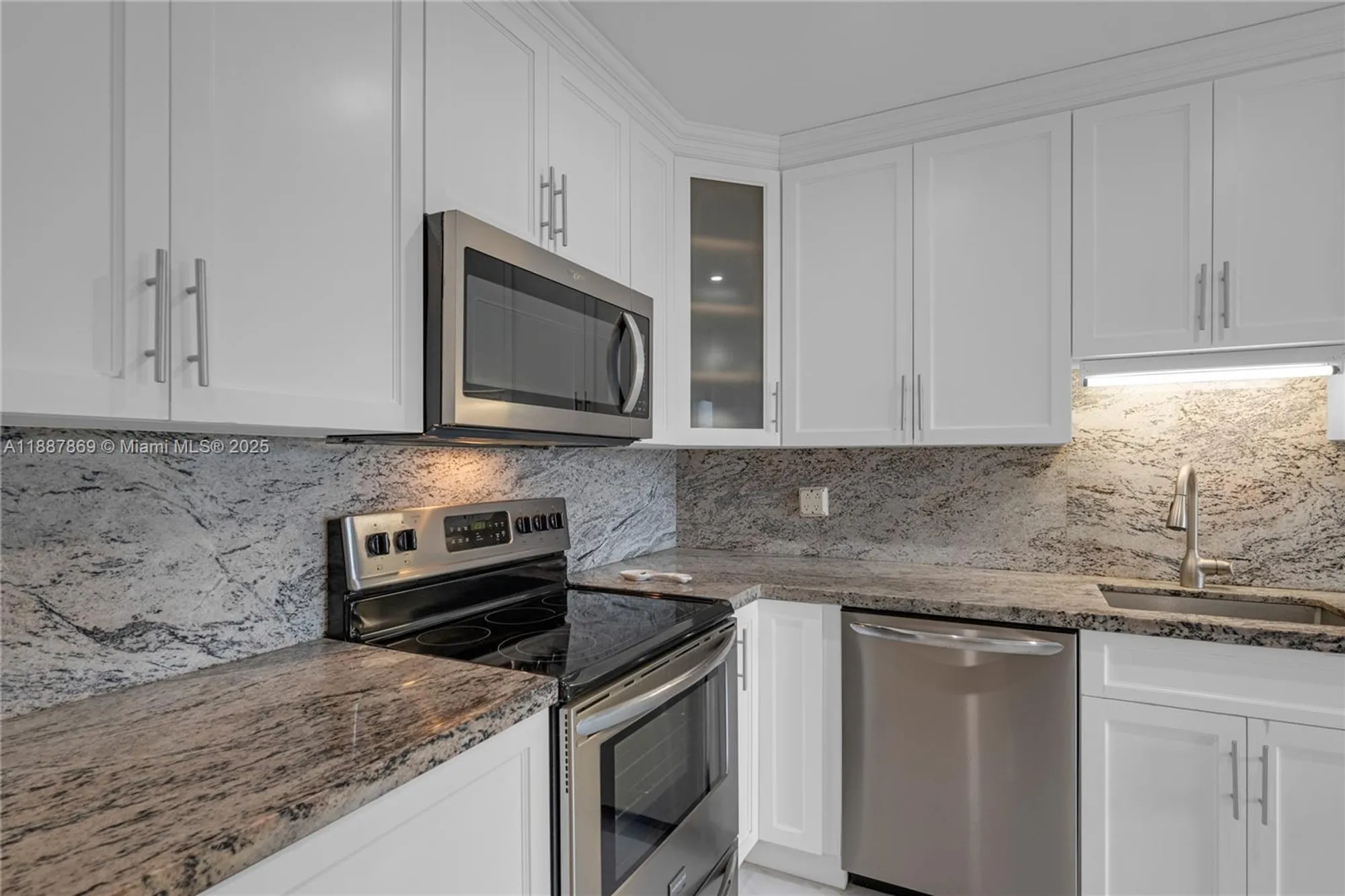 Property Slideshow image 11 of 31 | 8809 belle aire dr # 8809, Boca Raton, FL, 33433