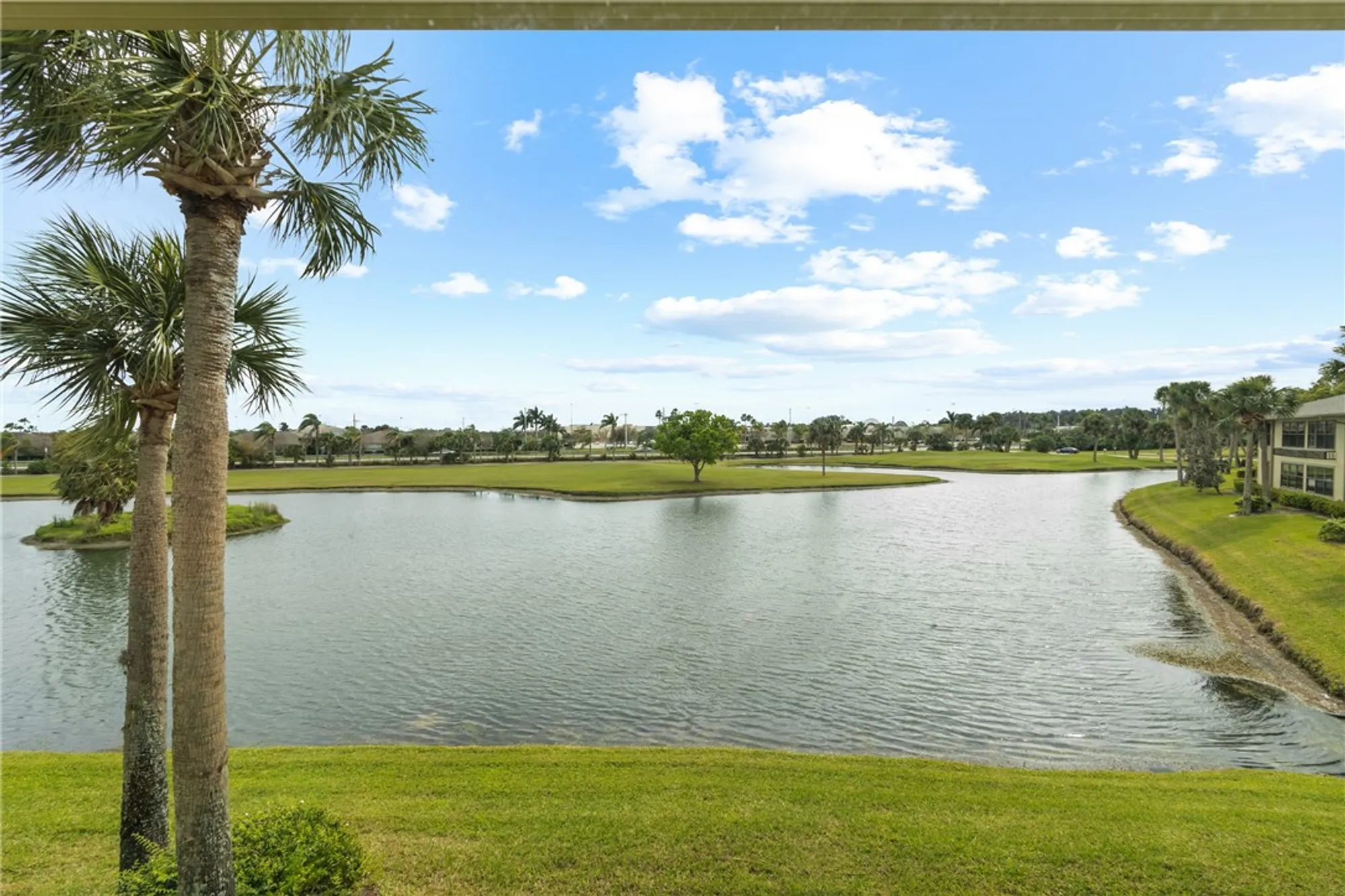 Property Slideshow image 12 of 36 | 31 plantation dr apt 205, Vero Beach, FL, 32966
