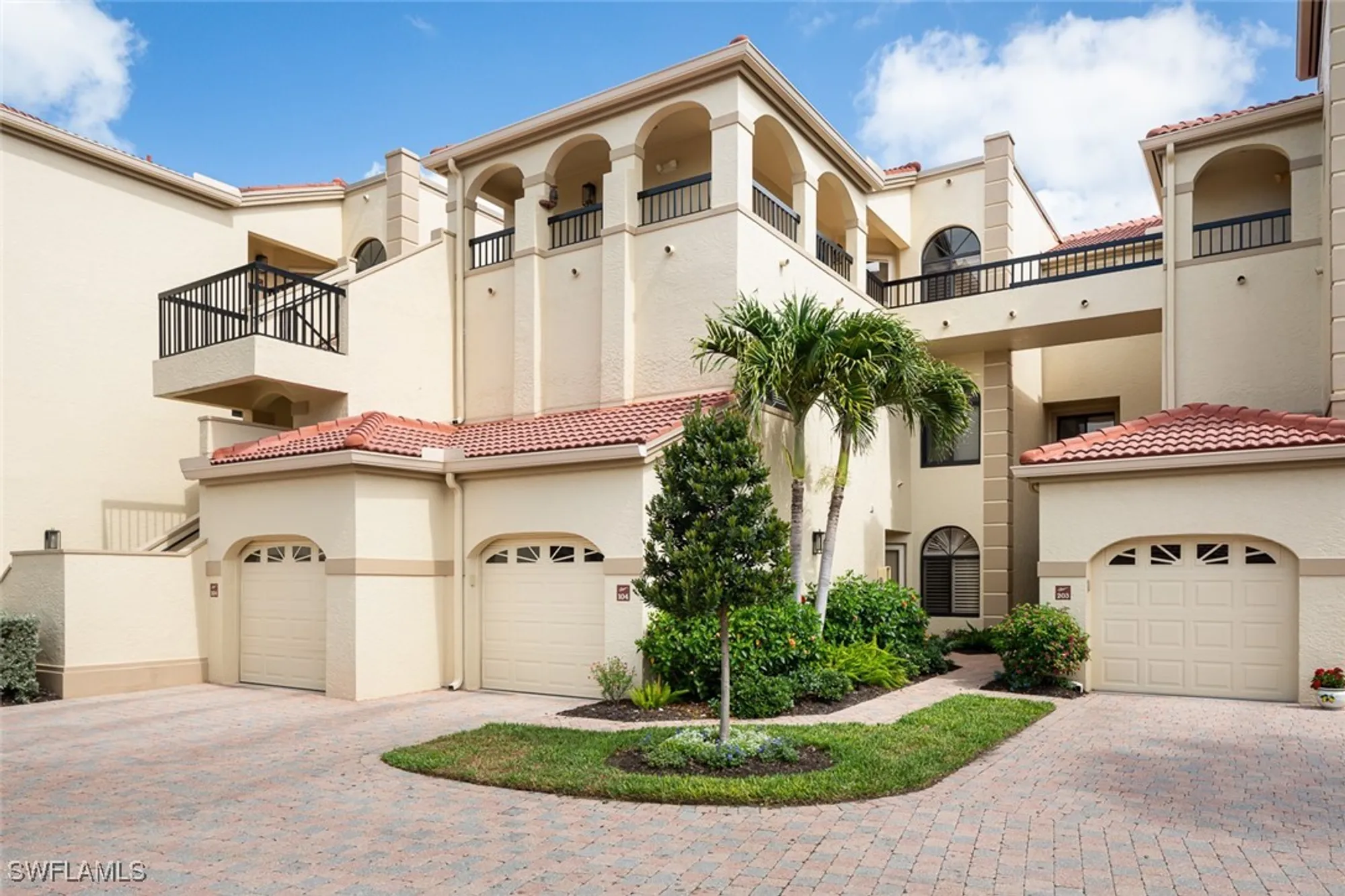 Property Slideshow image 17 of 25 | 7048 pelican bay blvd # c104, Naples, FL, 34108