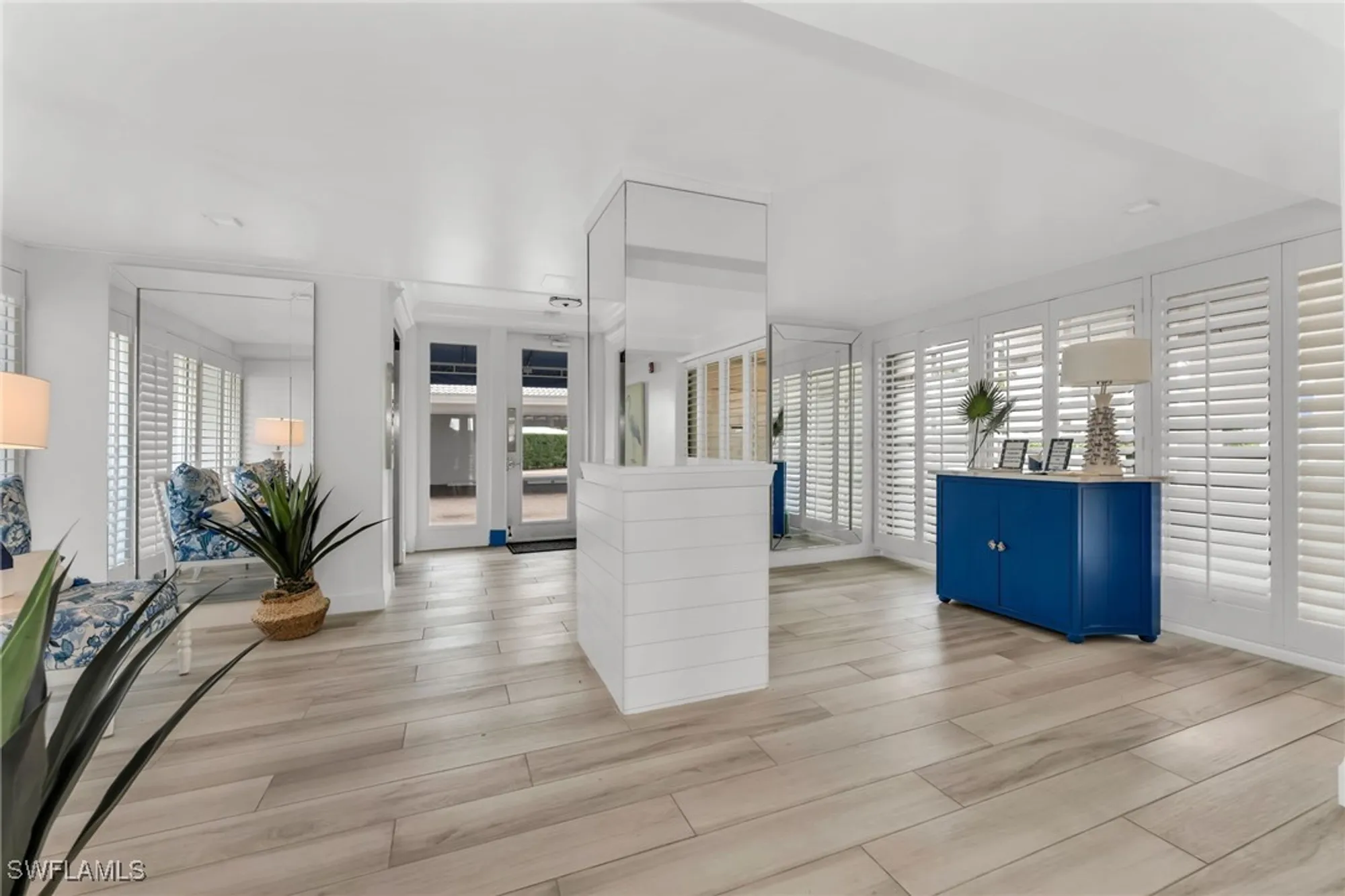 Property Slideshow image 18 of 21 | 2121 gulf shore blvd 206, Naples, FL, 34102