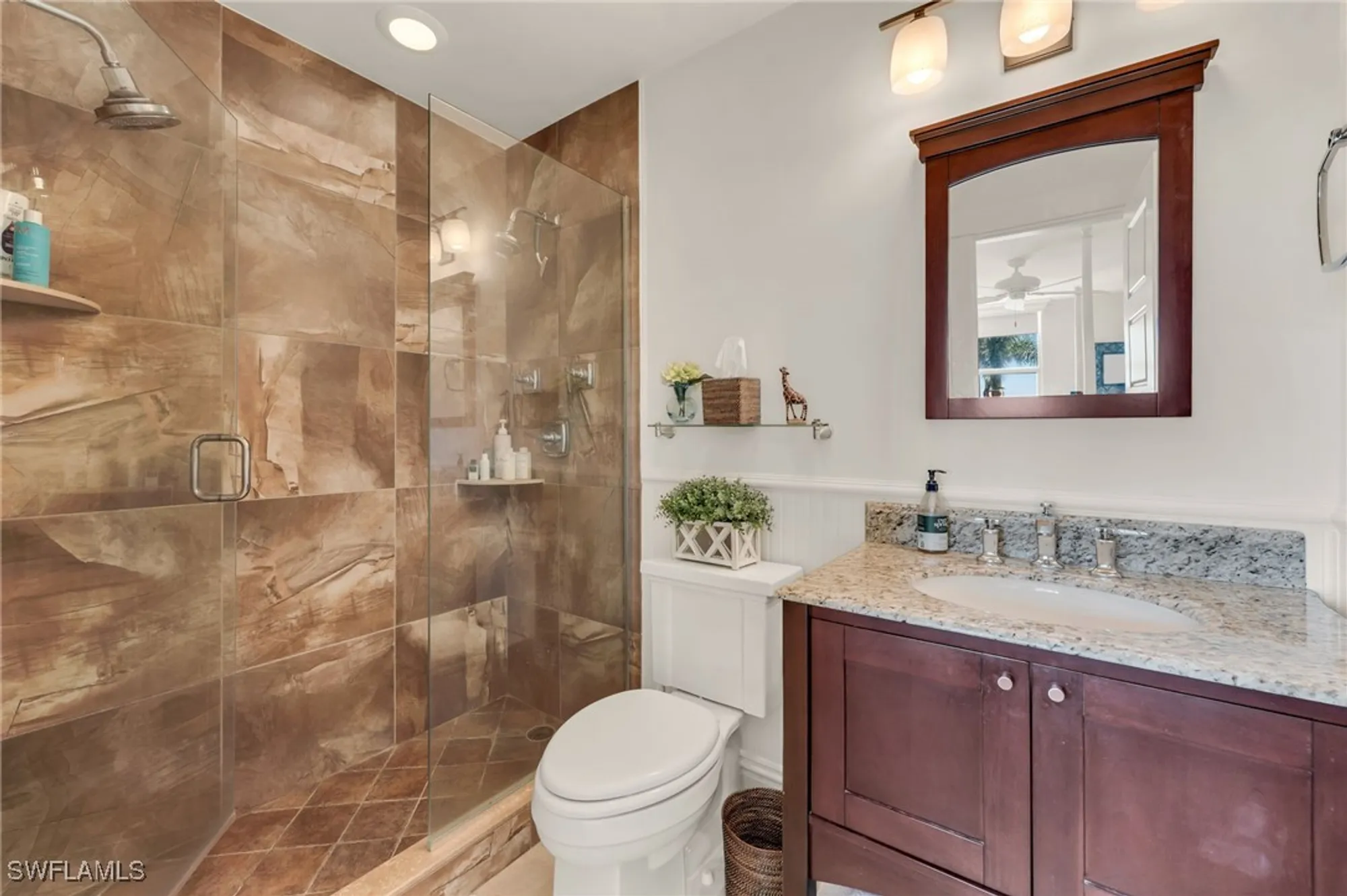 Property Slideshow image 12 of 21 | 2121 gulf shore blvd 206, Naples, FL, 34102