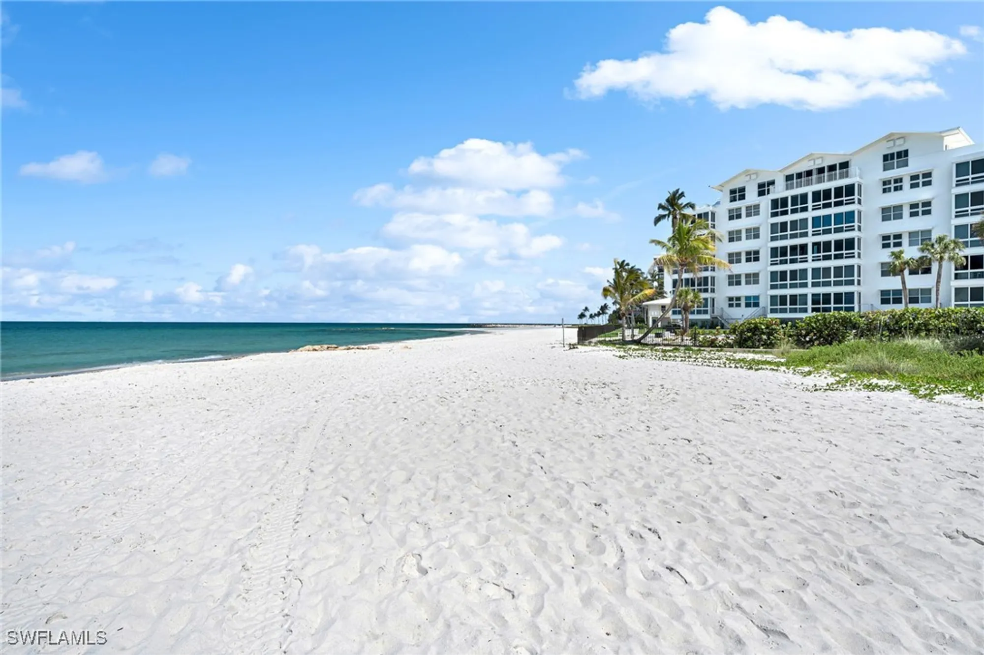 Property Slideshow image 20 of 21 | 2121 gulf shore blvd 206, Naples, FL, 34102
