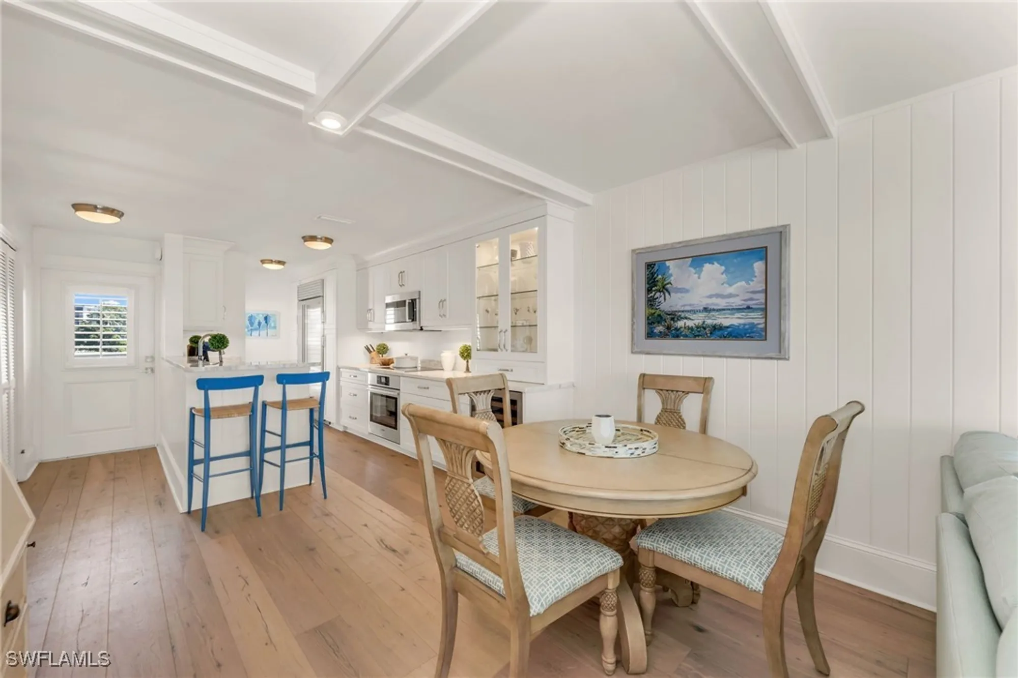 Property Slideshow image 6 of 21 | 2121 gulf shore blvd 206, Naples, FL, 34102