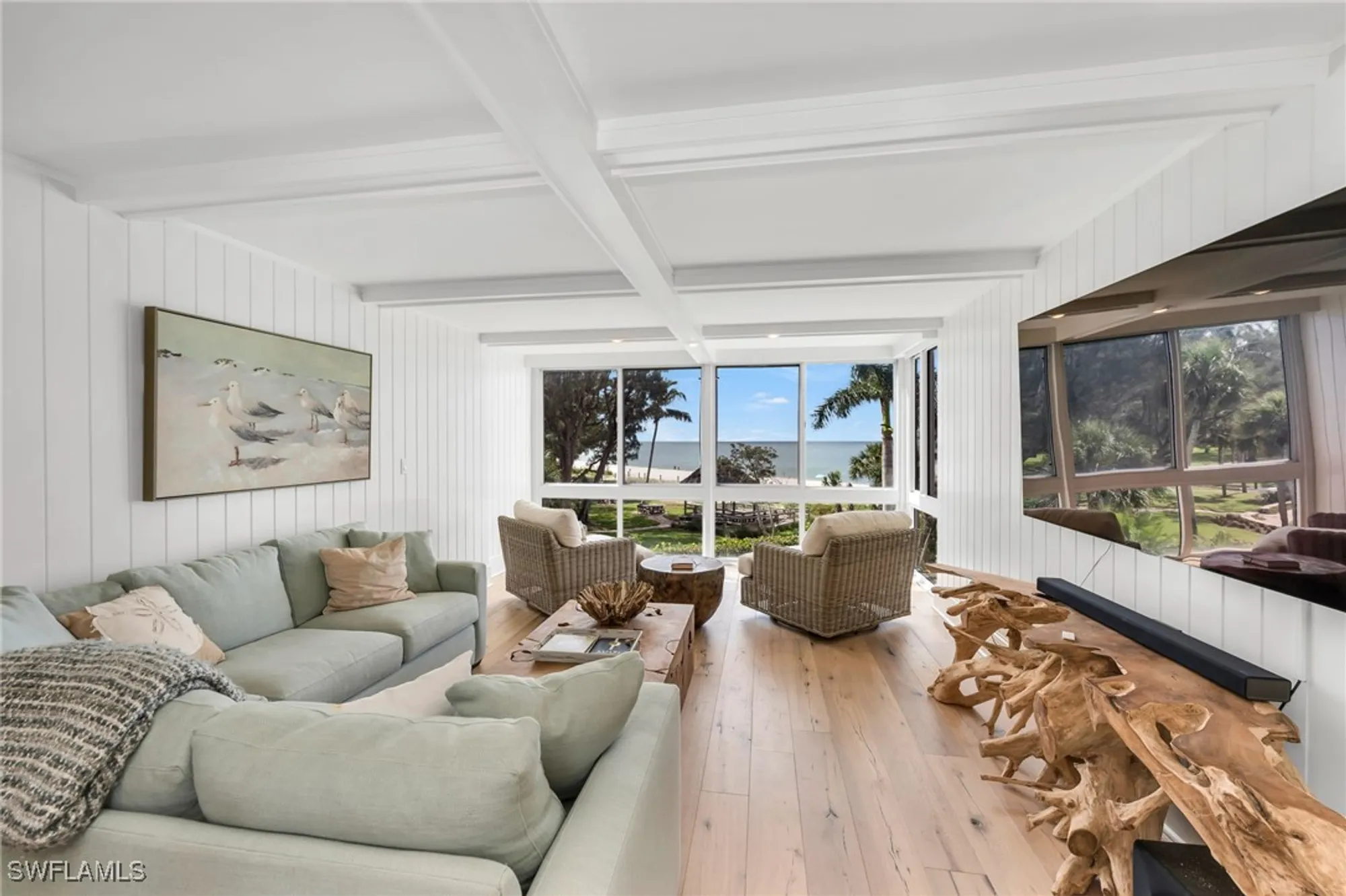 Property Slideshow image 7 of 21 | 2121 gulf shore blvd 206, Naples, FL, 34102