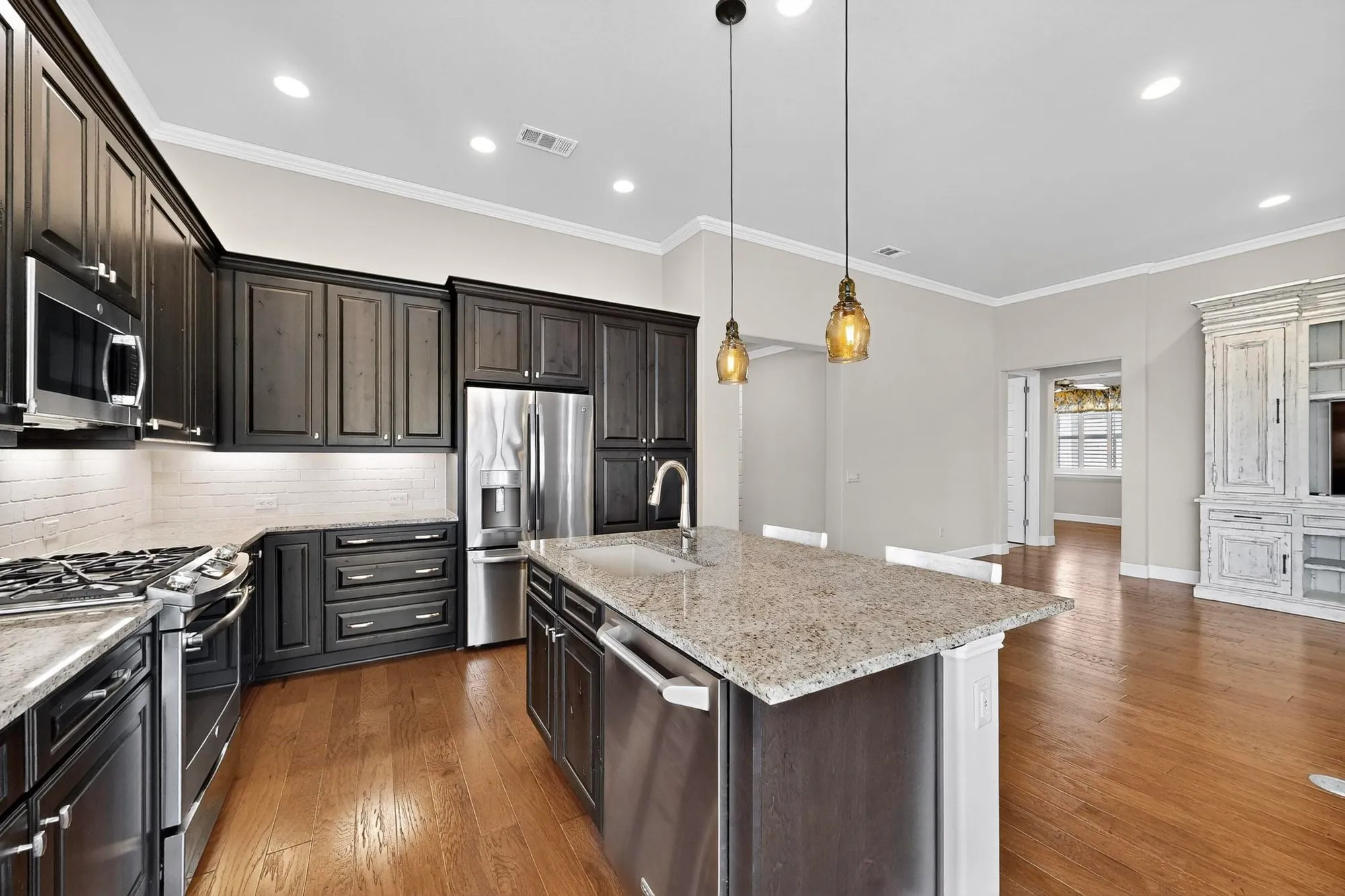 Property Slideshow image 15 of 38 | 11829 willet way, Denton, TX, 76207