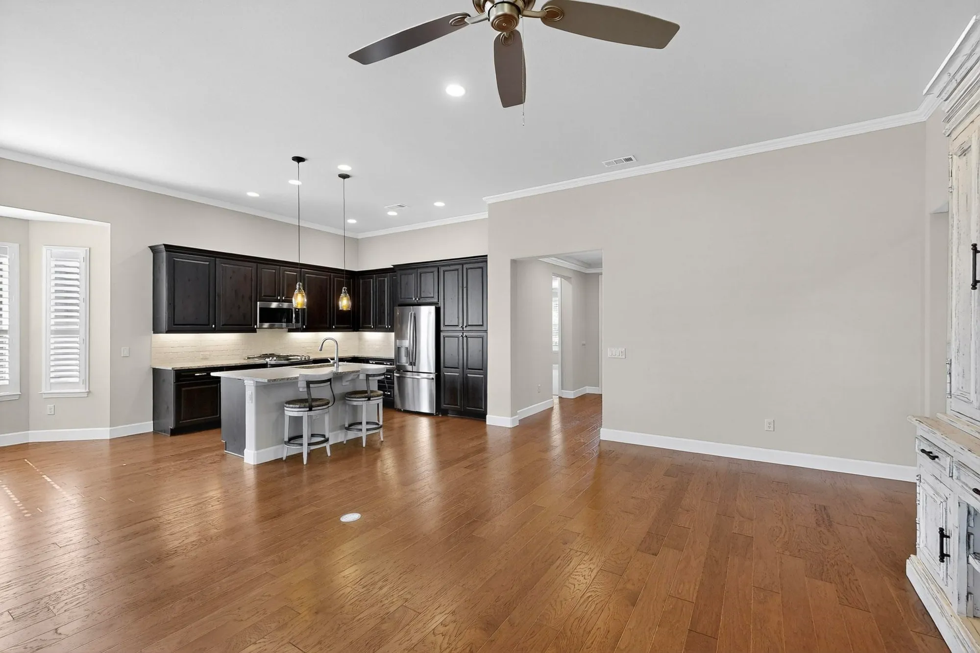 Property Slideshow image 11 of 38 | 11829 willet way, Denton, TX, 76207