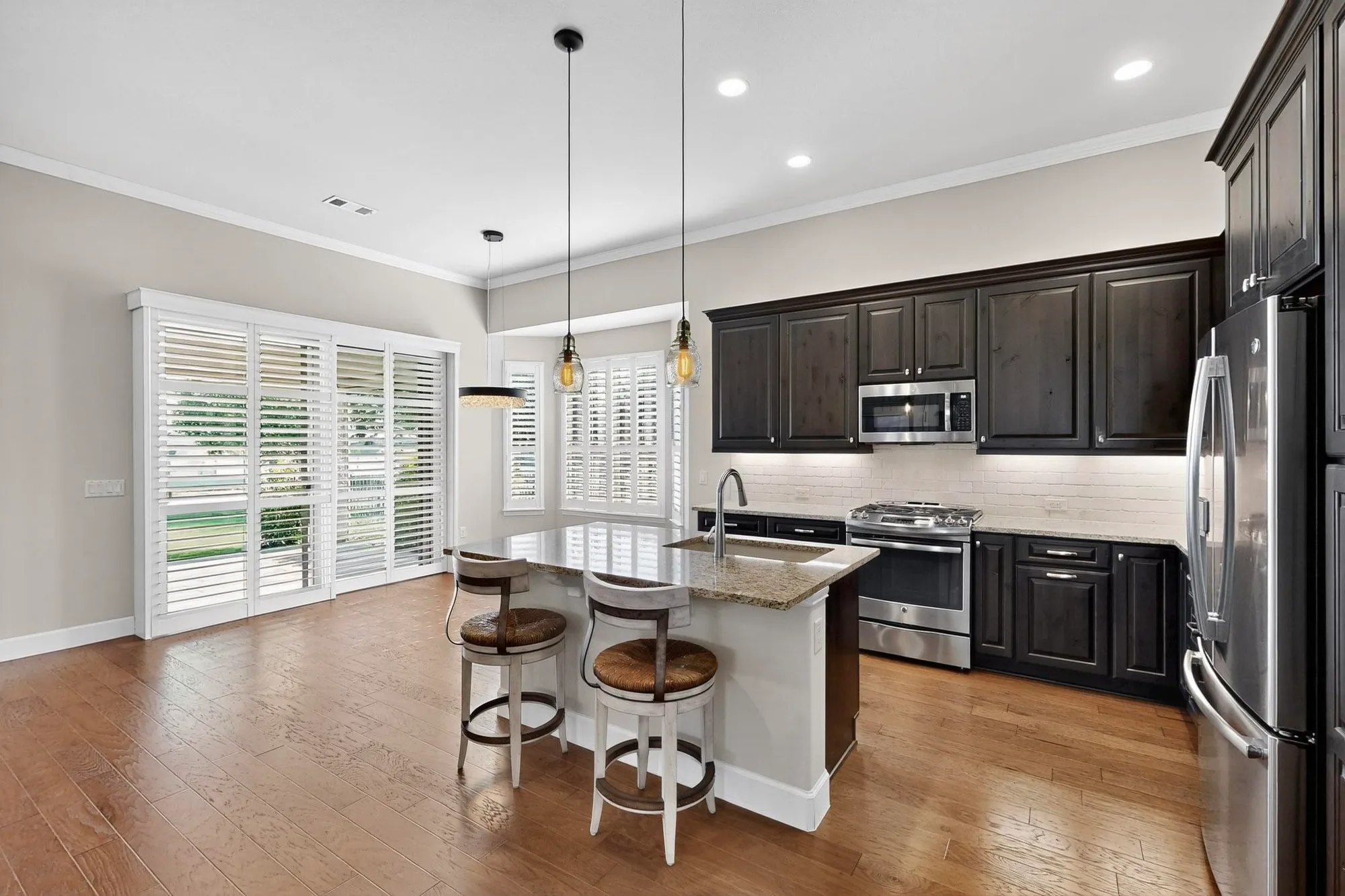 Property Slideshow image 13 of 38 | 11829 willet way, Denton, TX, 76207