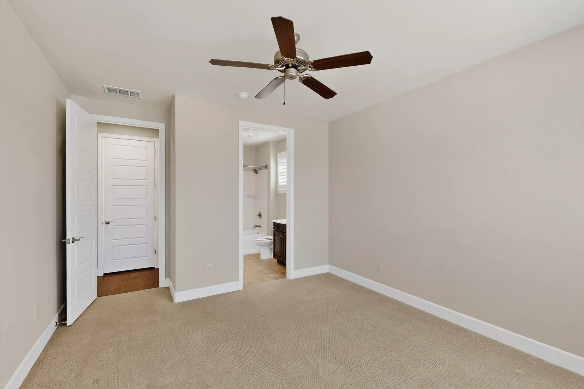 Property Slideshow image 25 of 38 | 11829 willet way, Denton, TX, 76207