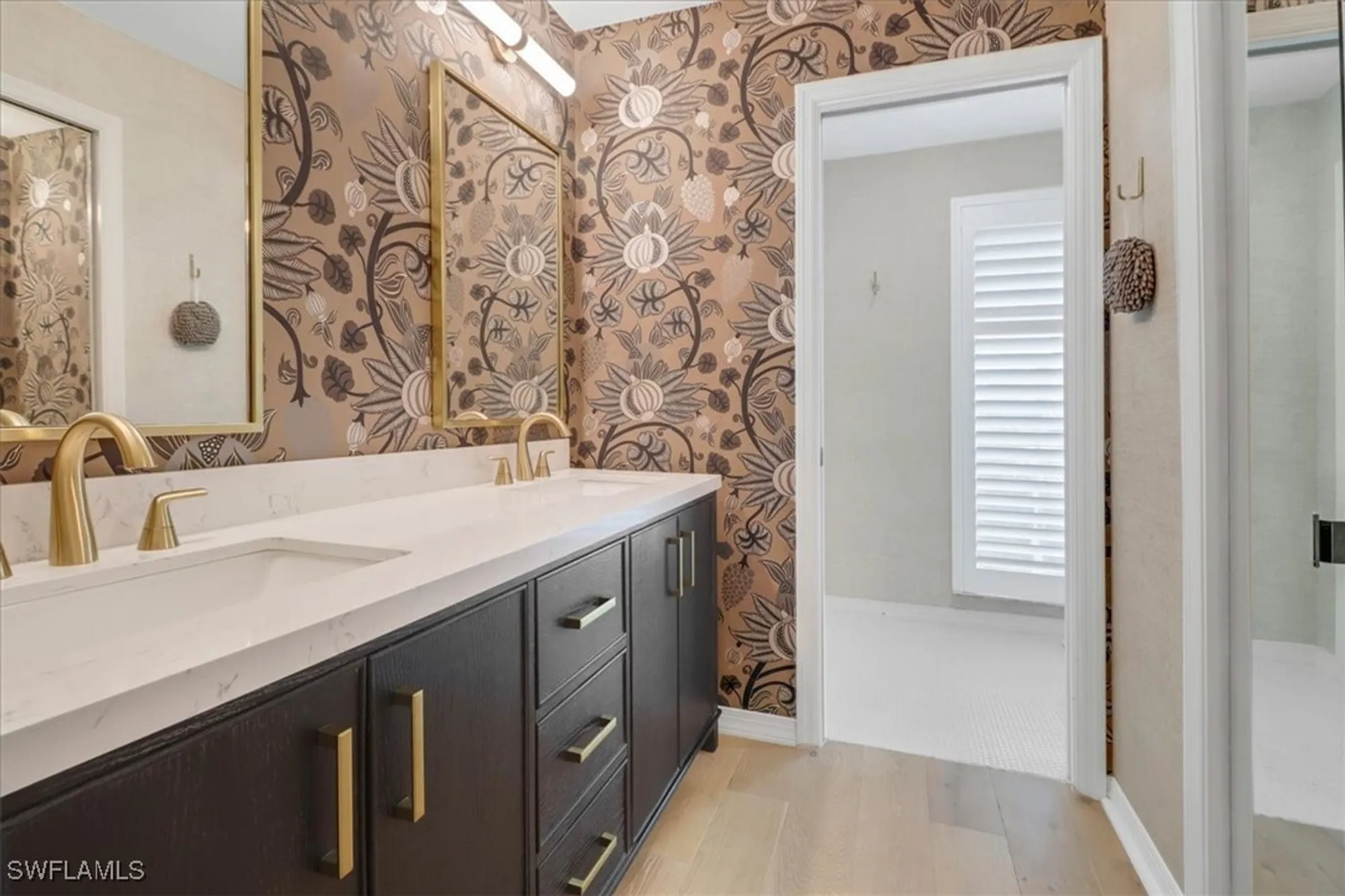 Property Slideshow image 14 of 48 | 701 harbour dr, Naples, FL, 34103