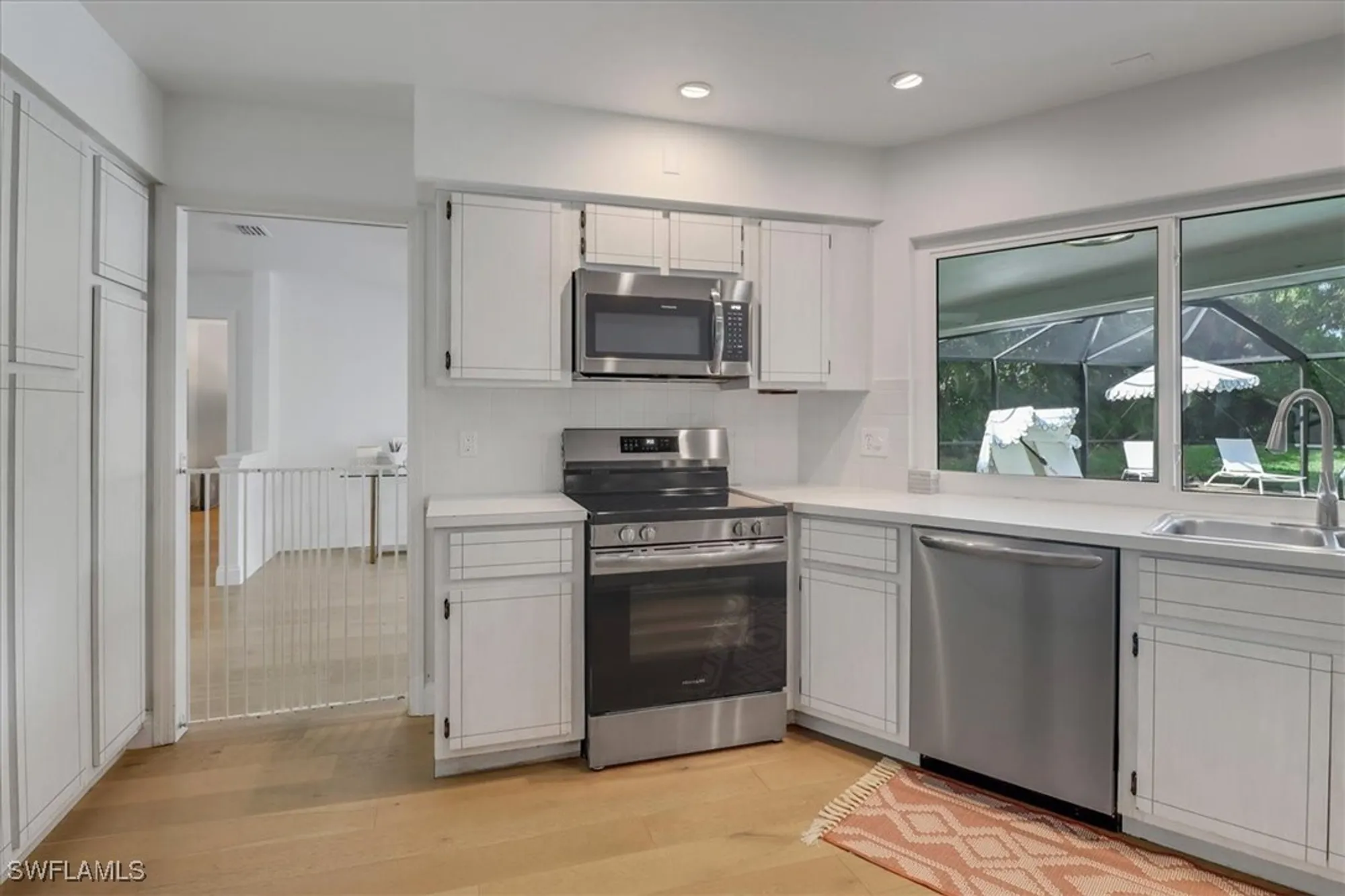 Property Slideshow image 18 of 48 | 701 harbour dr, Naples, FL, 34103