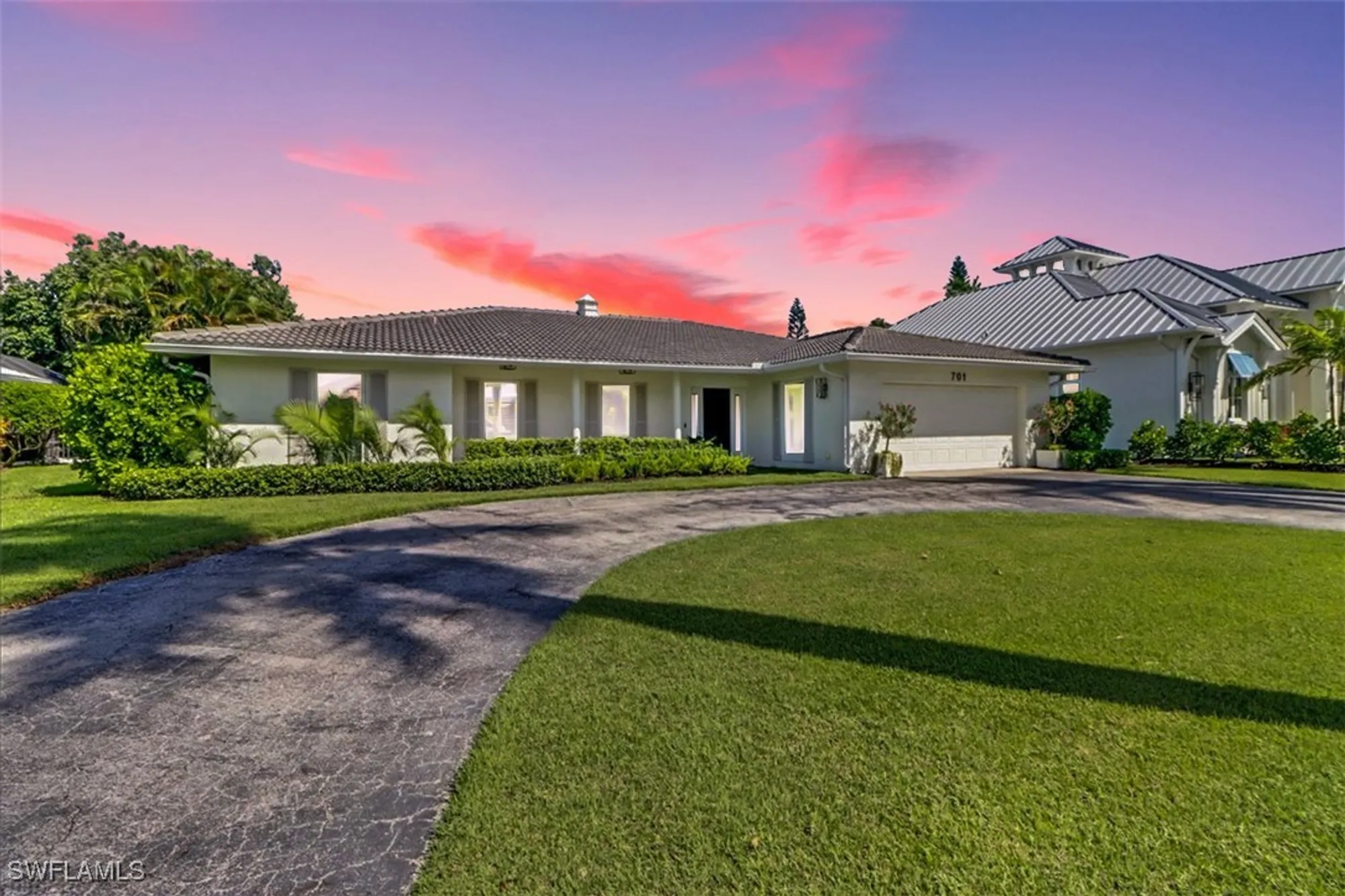 Property Slideshow image 1 of 48 | 701 harbour dr, Naples, FL, 34103