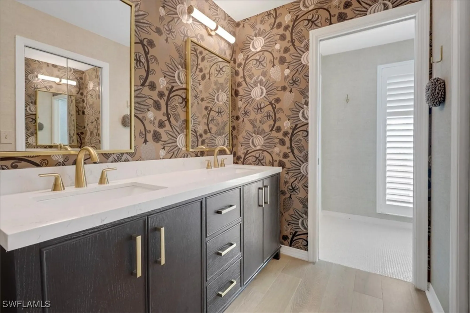 Property Slideshow image 11 of 48 | 701 harbour dr, Naples, FL, 34103