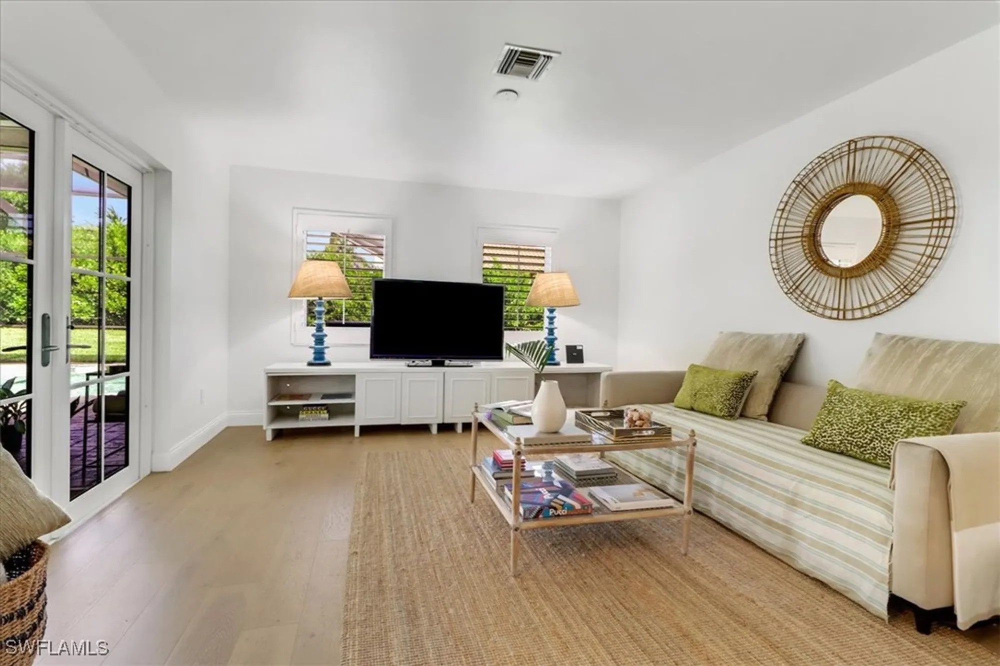 Property Slideshow image 20 of 48 | 701 harbour dr, Naples, FL, 34103