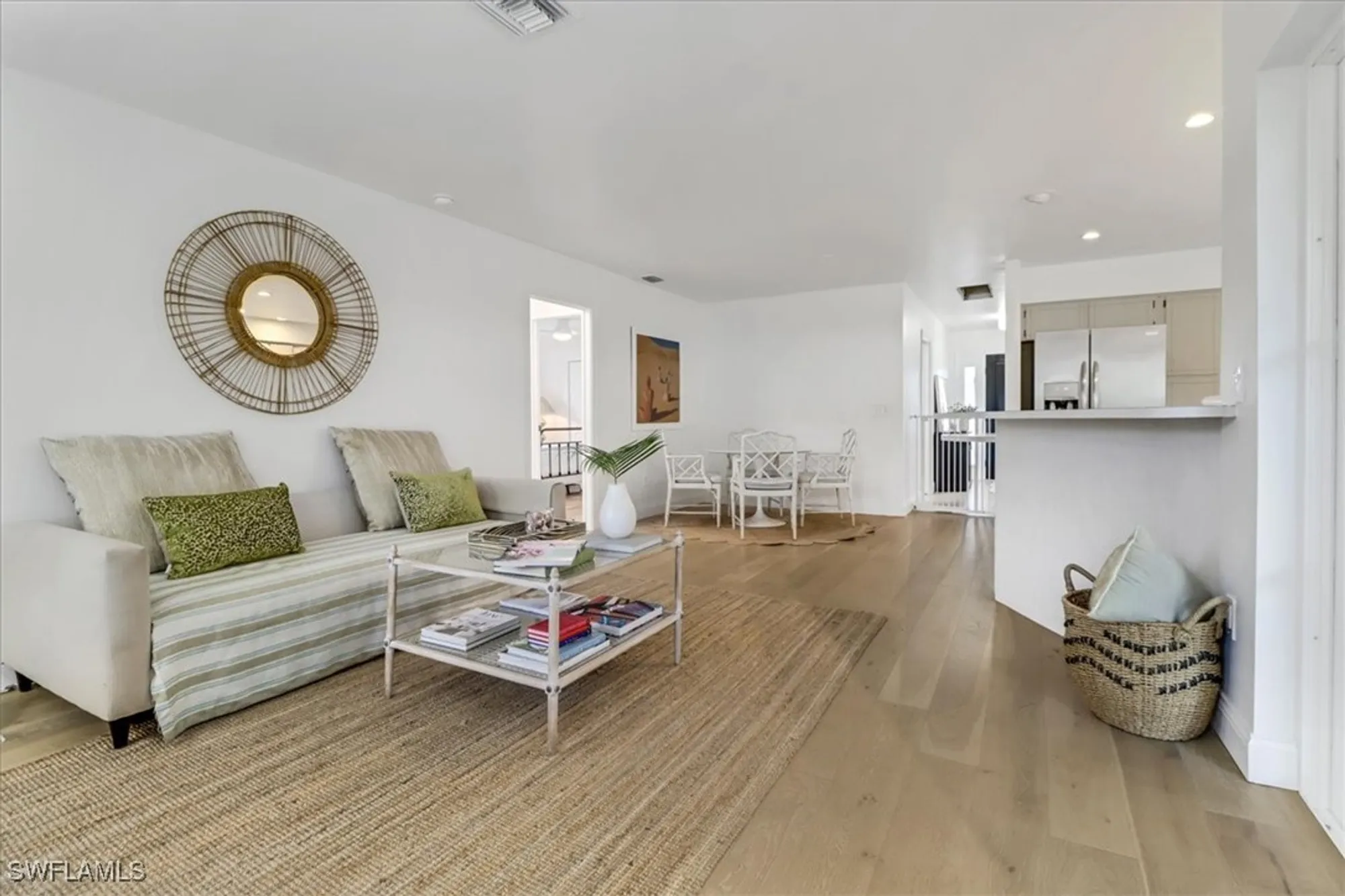 Property Slideshow image 22 of 48 | 701 harbour dr, Naples, FL, 34103