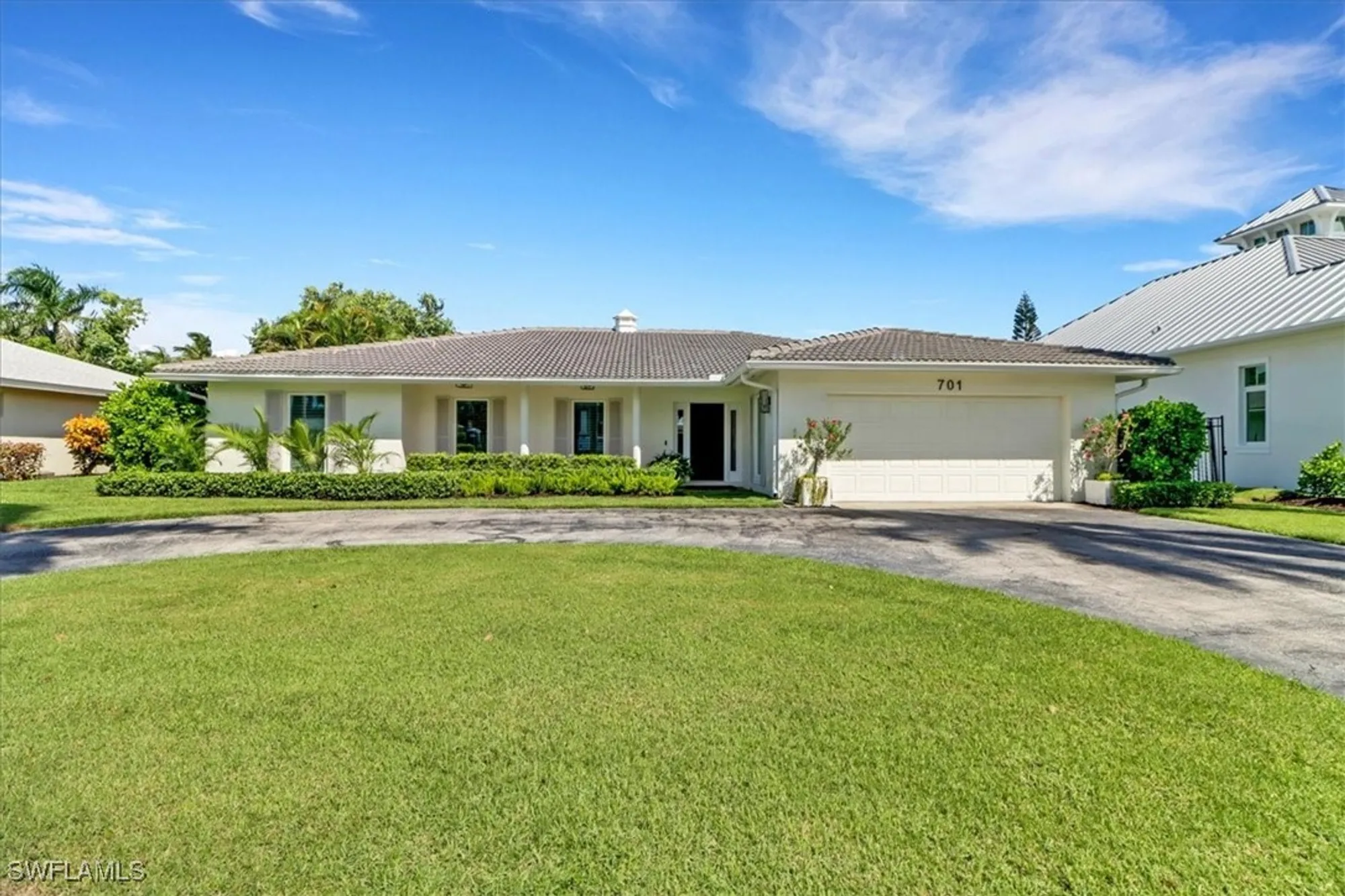Property Slideshow image 3 of 48 | 701 harbour dr, Naples, FL, 34103