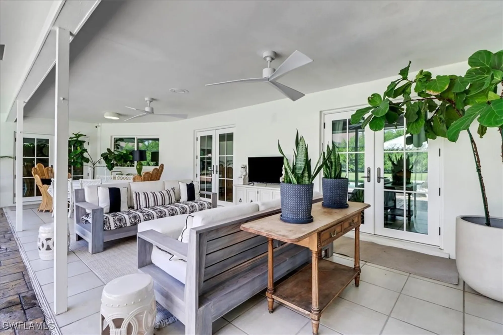 Property Slideshow image 32 of 48 | 701 harbour dr, Naples, FL, 34103