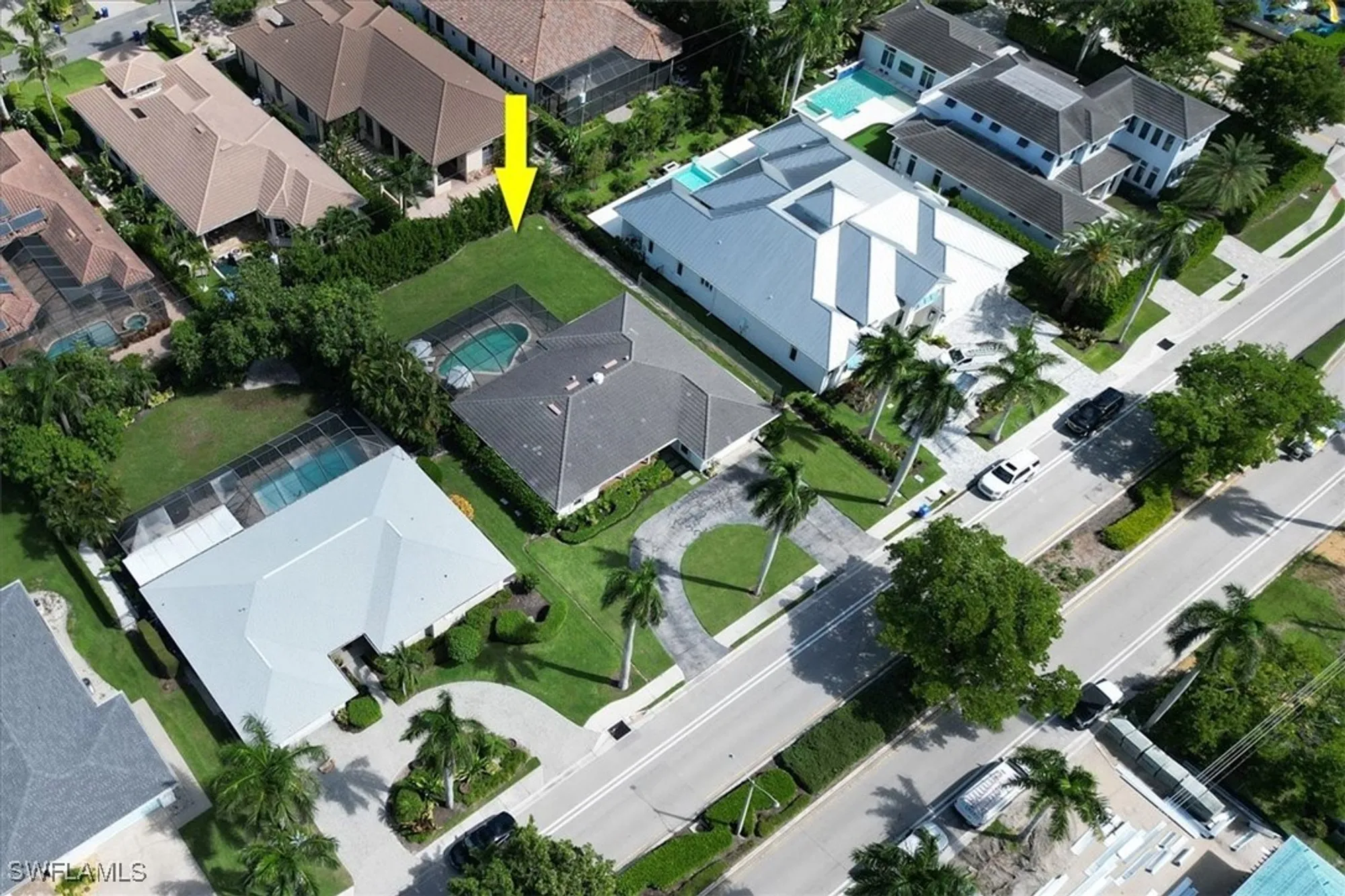 Property Slideshow image 42 of 48 | 701 harbour dr, Naples, FL, 34103