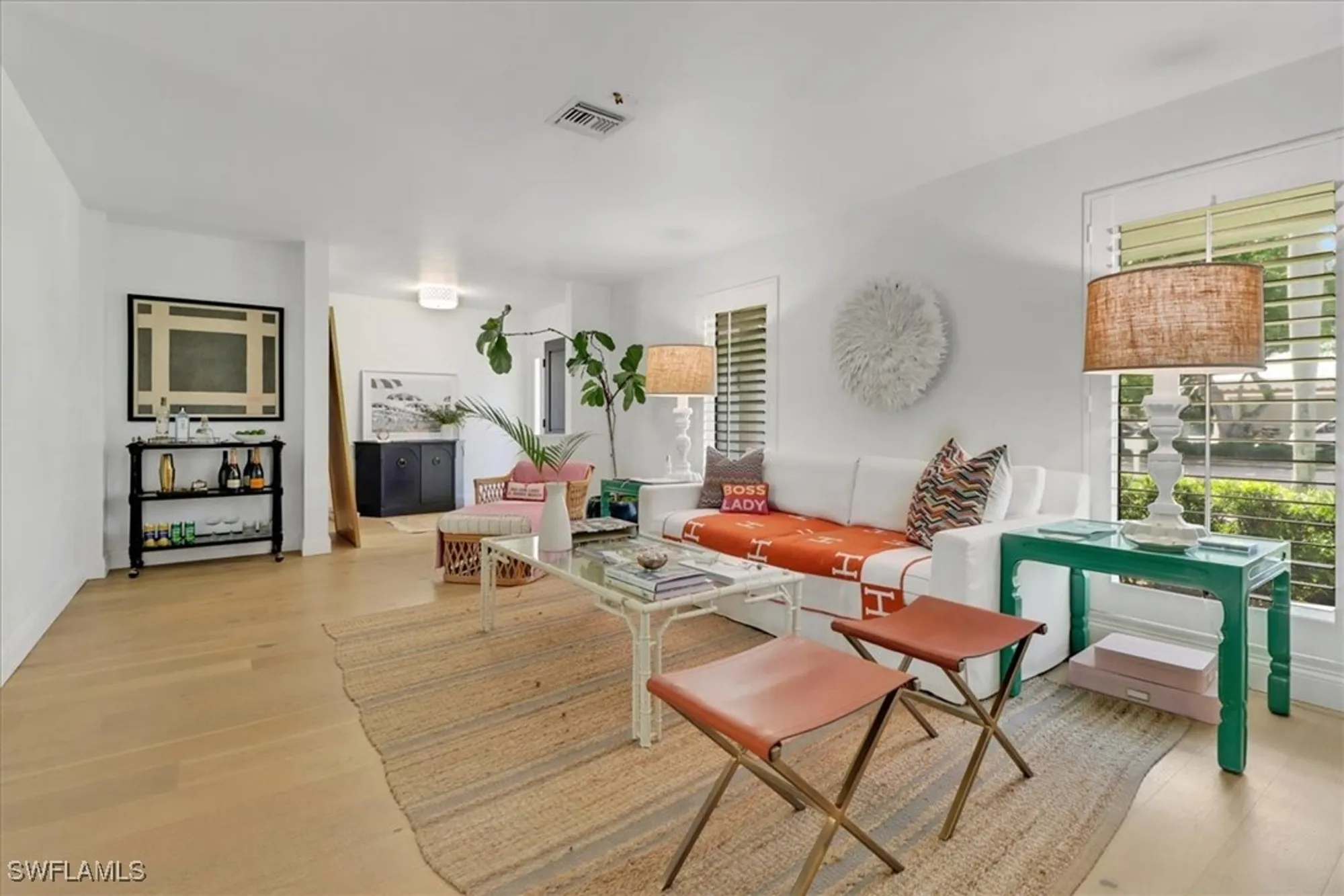 Property Slideshow image 8 of 48 | 701 harbour dr, Naples, FL, 34103