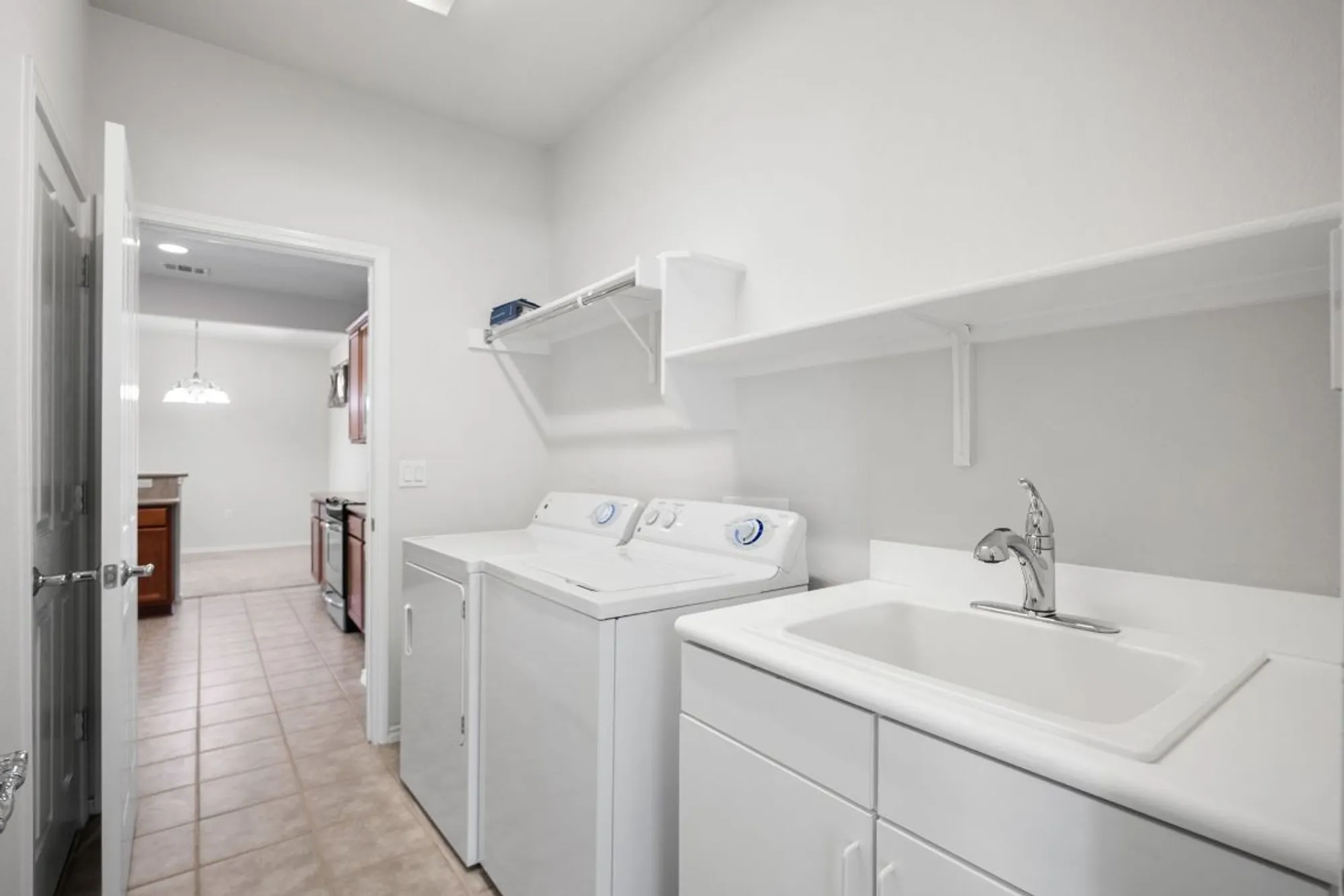 Property Slideshow image 19 of 36 | 201 limestone shoals ct, Georgetown, TX, 78633