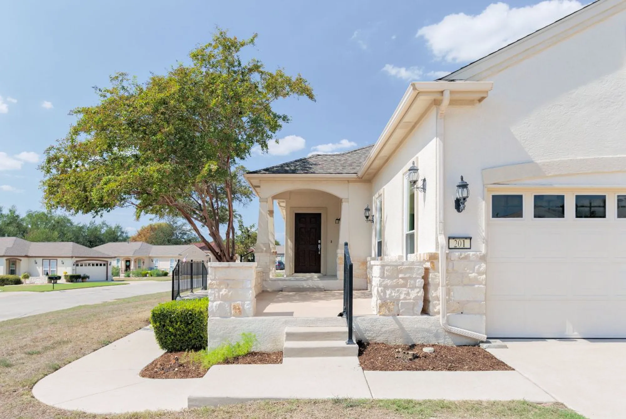 Property Slideshow image 1 of 36 | 201 limestone shoals ct, Georgetown, TX, 78633