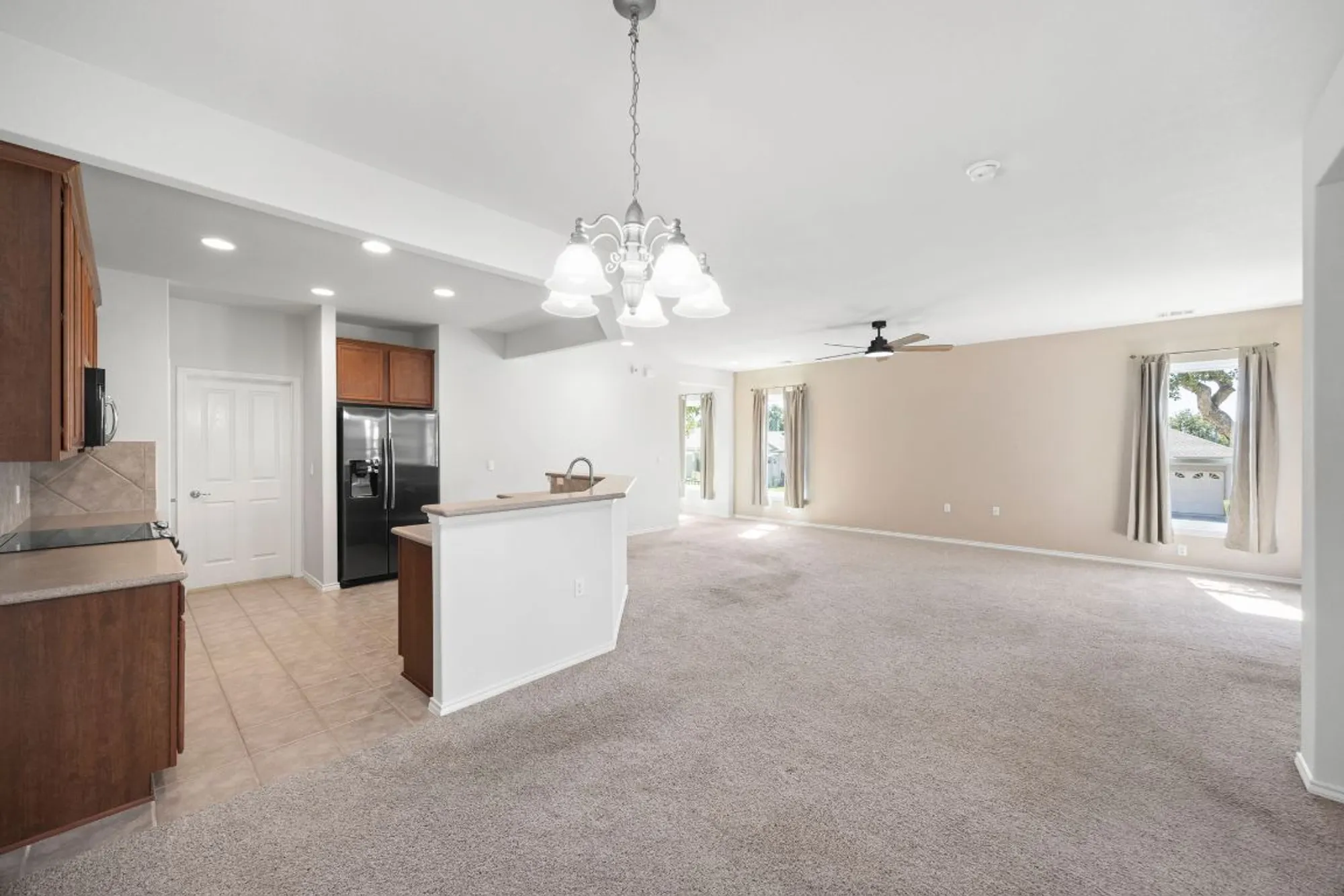 Property Slideshow image 11 of 36 | 201 limestone shoals ct, Georgetown, TX, 78633