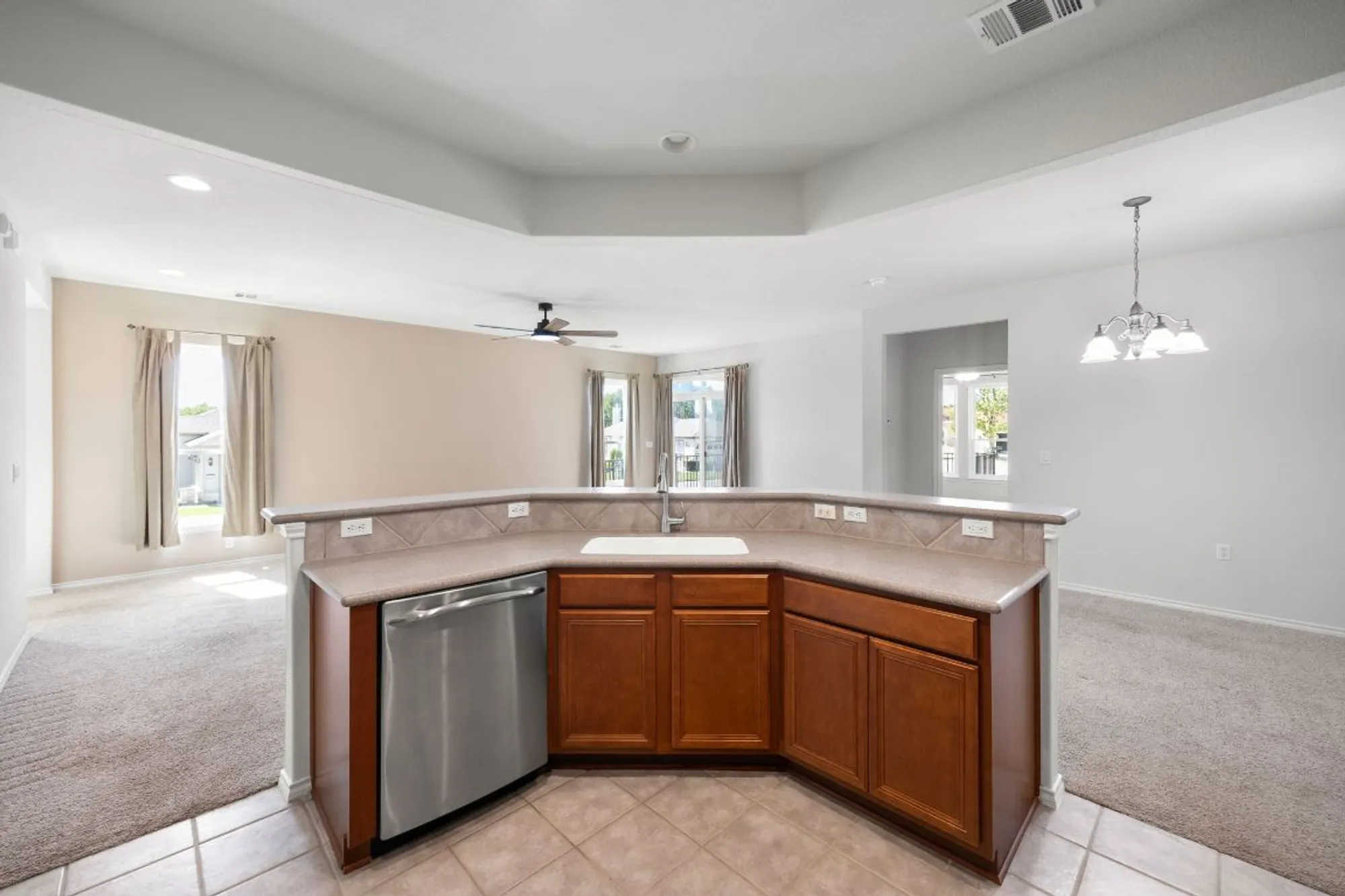 Property Slideshow image 12 of 36 | 201 limestone shoals ct, Georgetown, TX, 78633