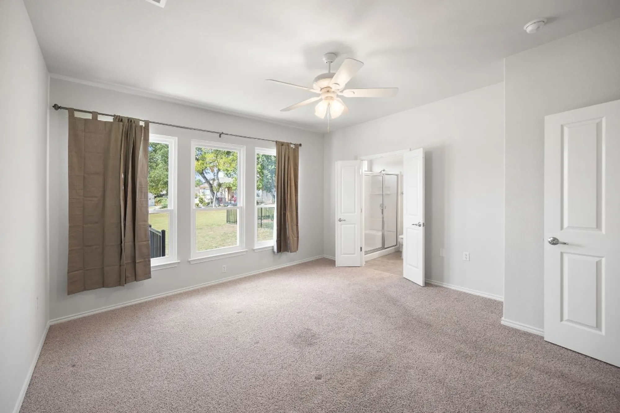 Property Slideshow image 26 of 36 | 201 limestone shoals ct, Georgetown, TX, 78633