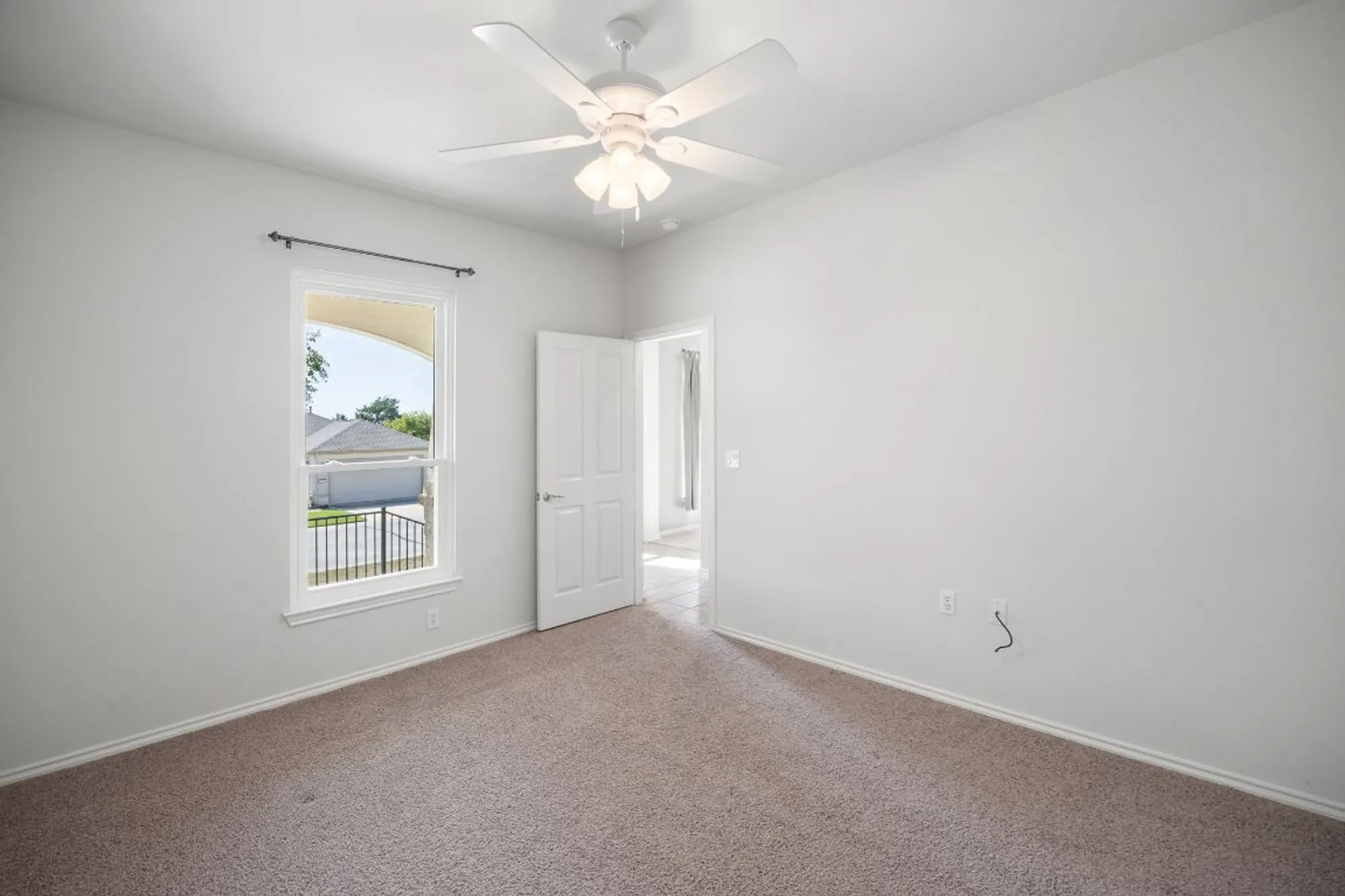 Property Slideshow image 23 of 36 | 201 limestone shoals ct, Georgetown, TX, 78633