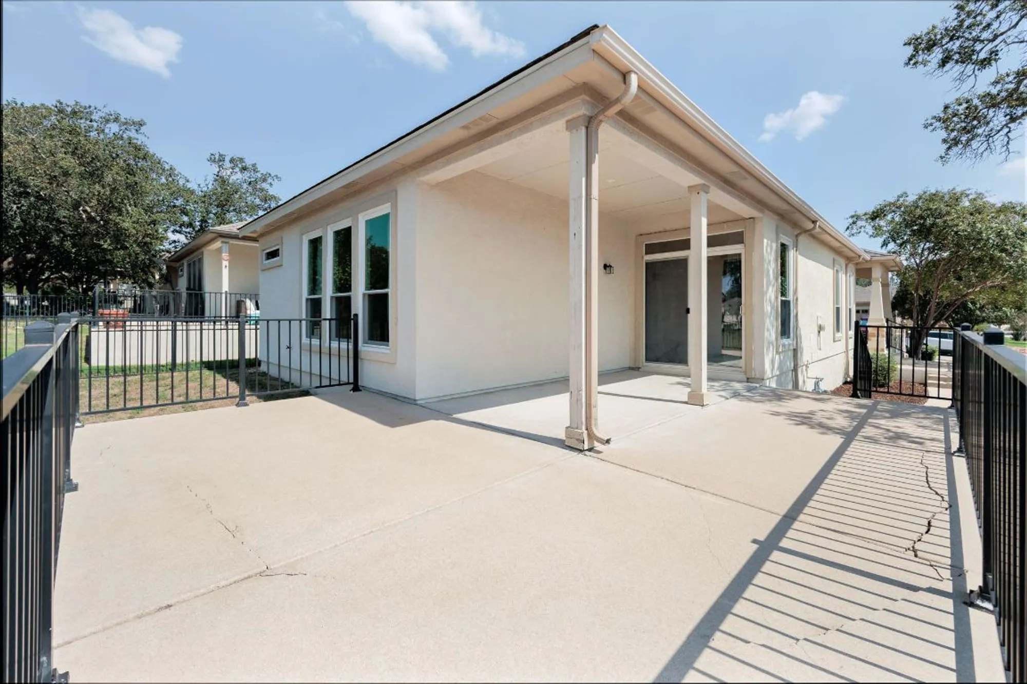 Property Slideshow image 31 of 36 | 201 limestone shoals ct, Georgetown, TX, 78633