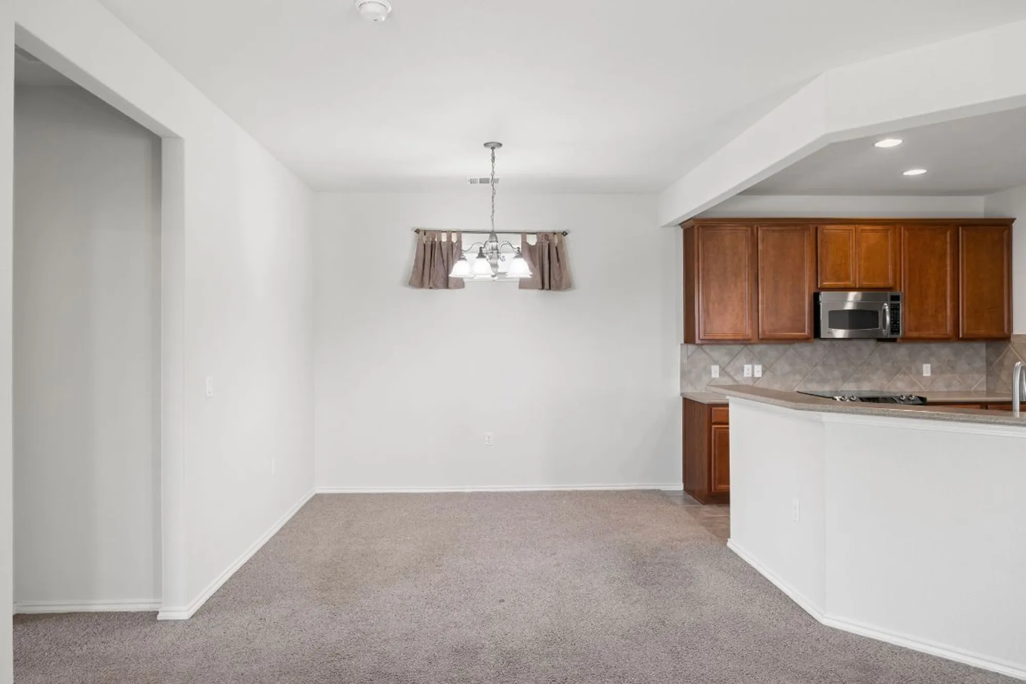 Property Slideshow image 6 of 36 | 201 limestone shoals ct, Georgetown, TX, 78633