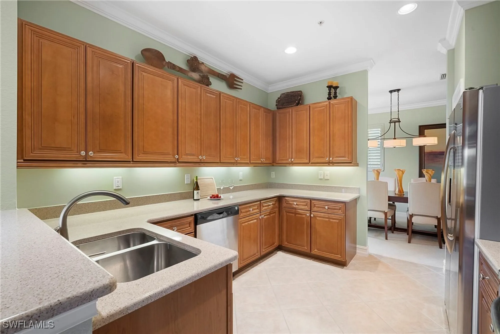 Property Slideshow image 15 of 49 | 10514 smokehouse bay dr apt 202, Naples, FL, 34120
