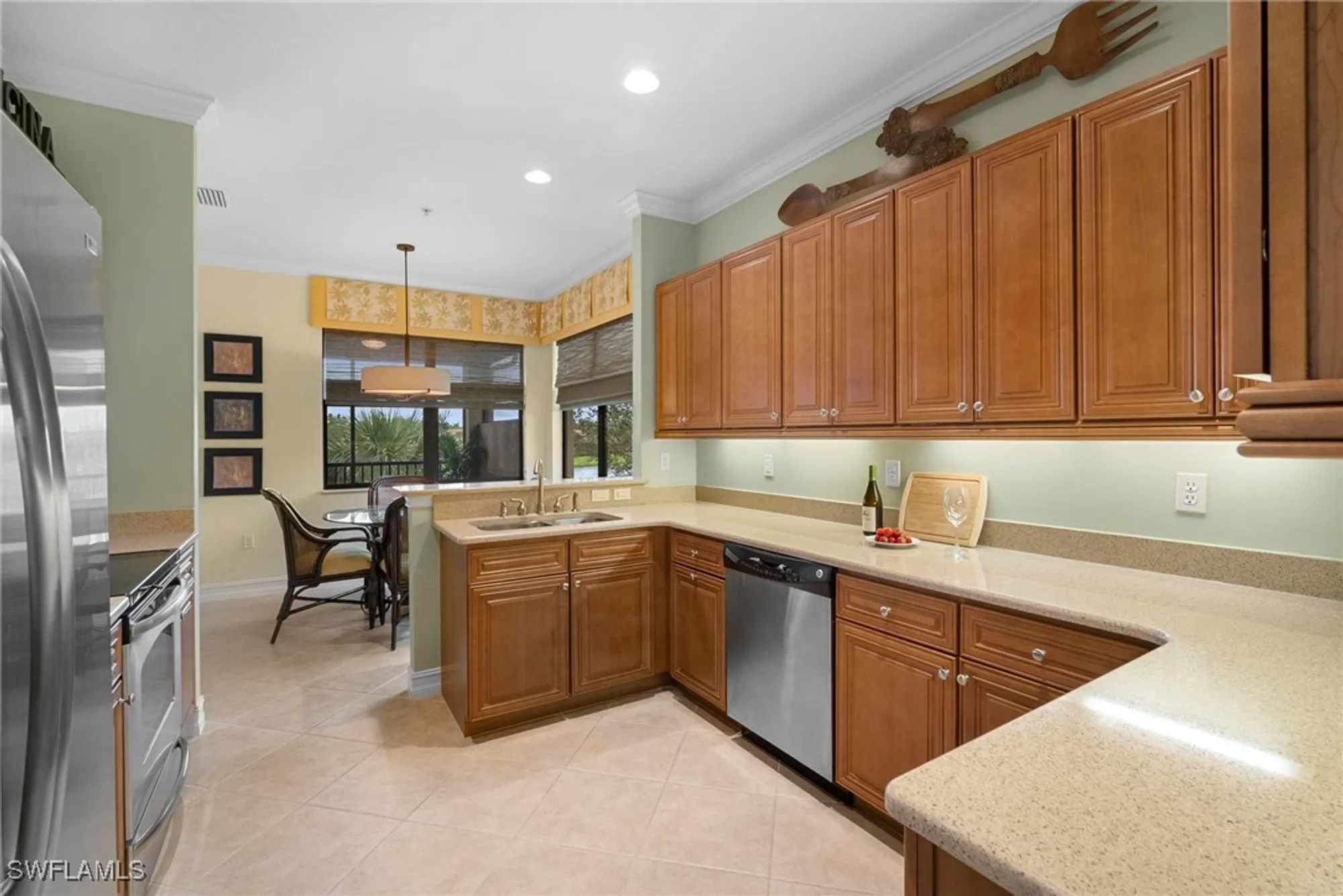 Property Slideshow image 16 of 49 | 10514 smokehouse bay dr apt 202, Naples, FL, 34120