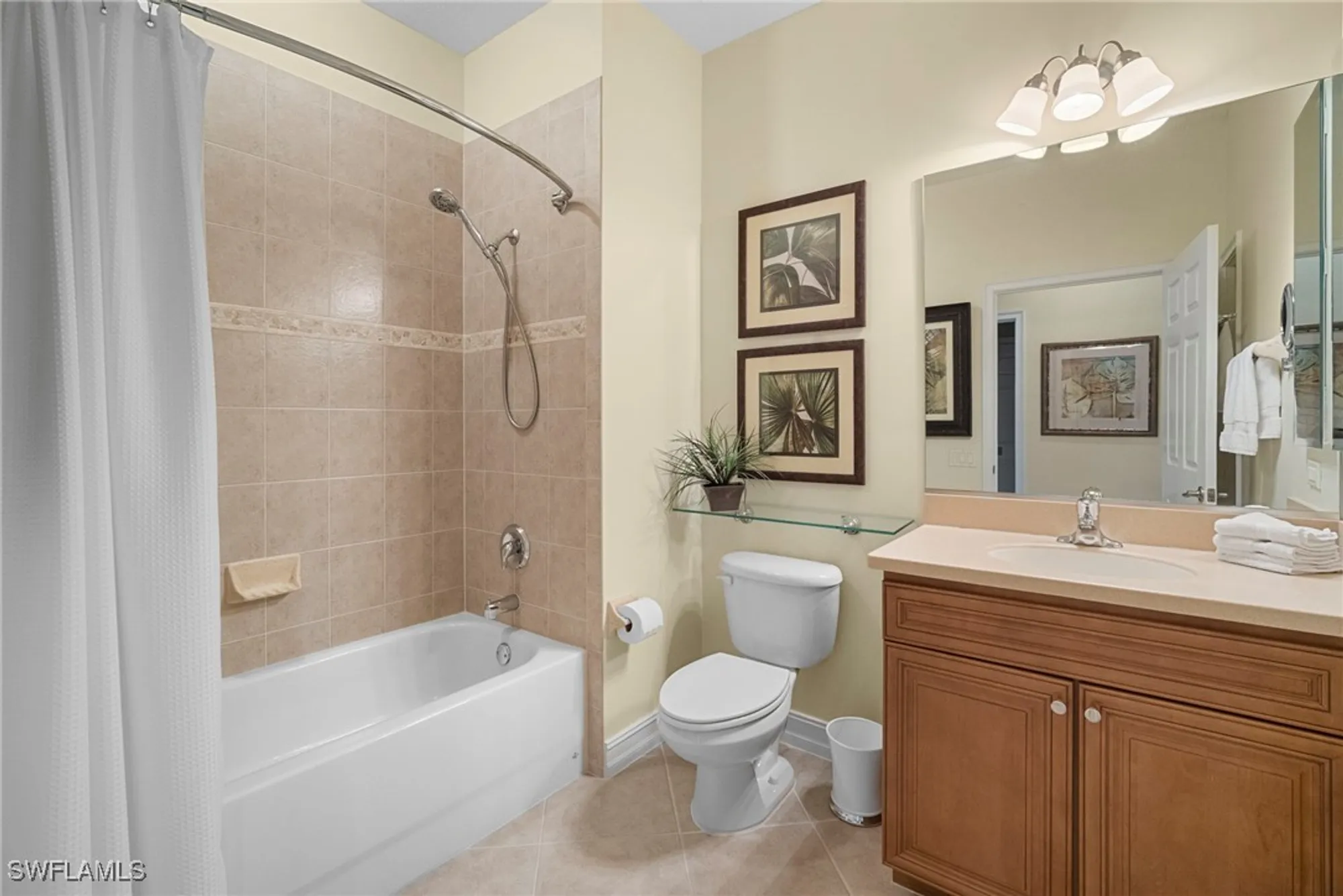 Property Slideshow image 25 of 49 | 10514 smokehouse bay dr apt 202, Naples, FL, 34120