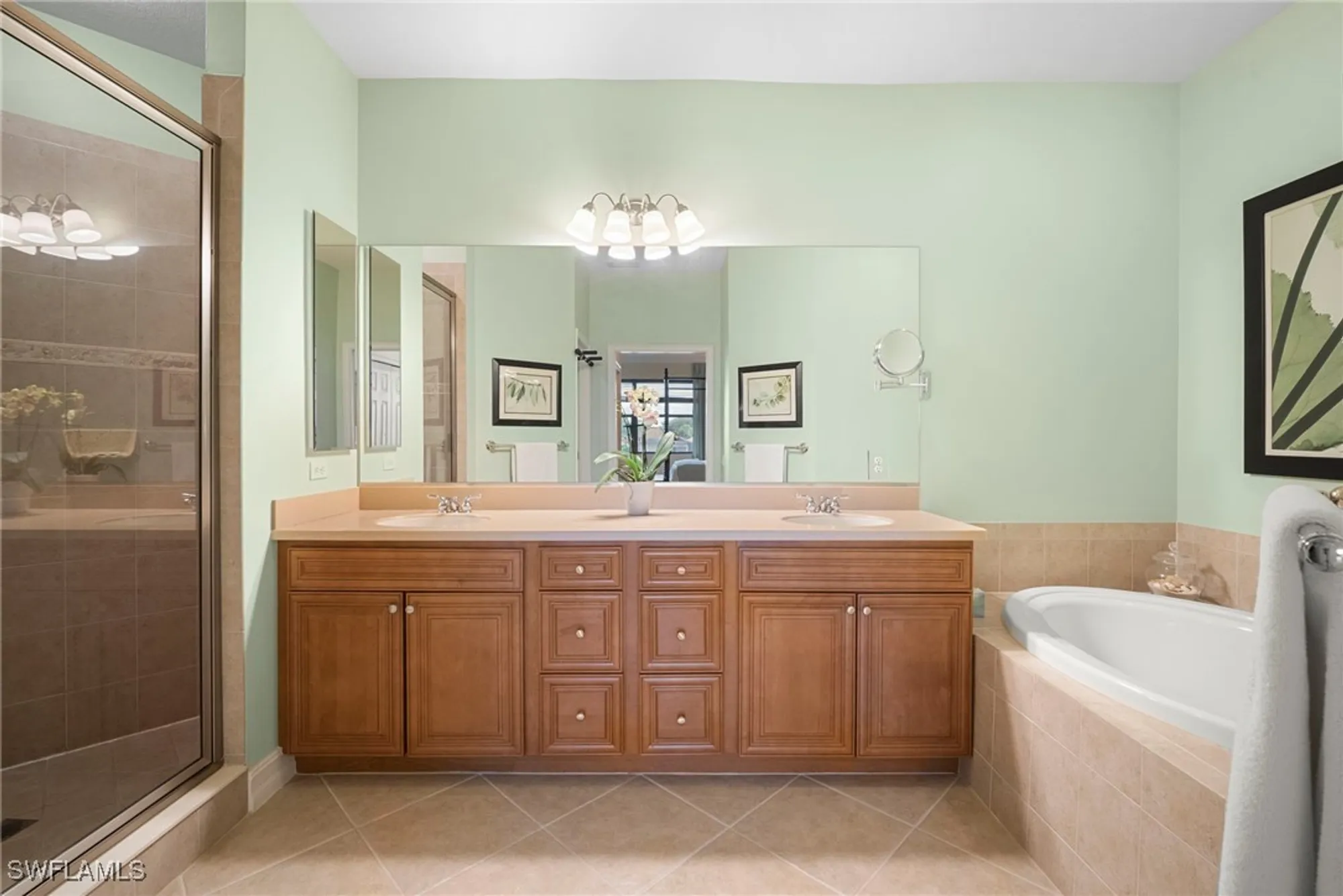 Property Slideshow image 21 of 49 | 10514 smokehouse bay dr apt 202, Naples, FL, 34120