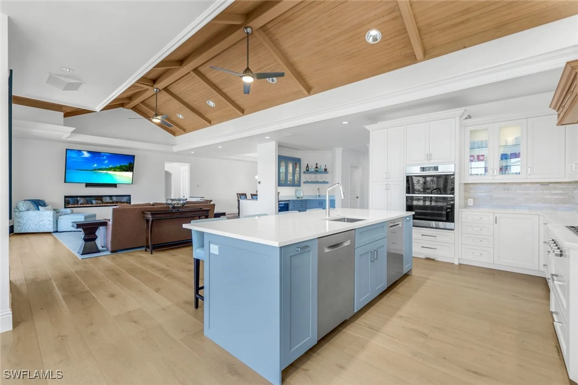 Property Slideshow image 20 of 40 | 400 spring line dr, Naples, FL, 34102