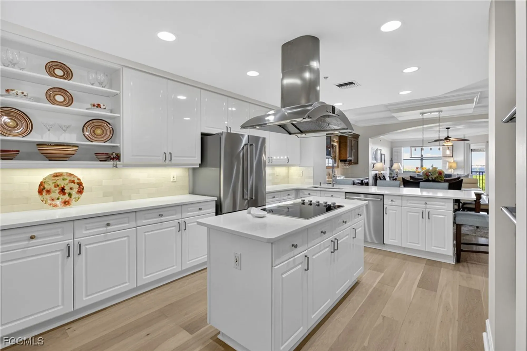 Property Slideshow image 10 of 50 | 11620 court of palms 104, Fort Myers, FL, 33908