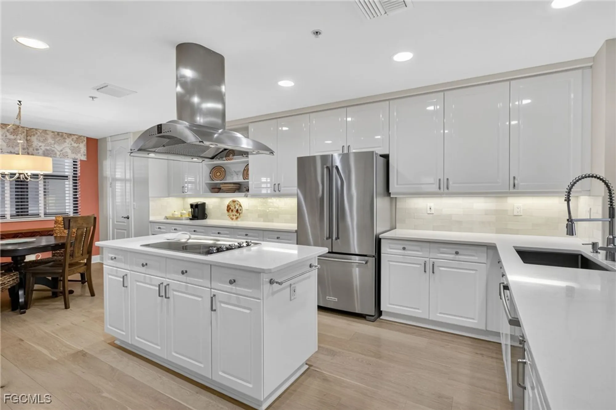 Property Slideshow image 12 of 50 | 11620 court of palms 104, Fort Myers, FL, 33908