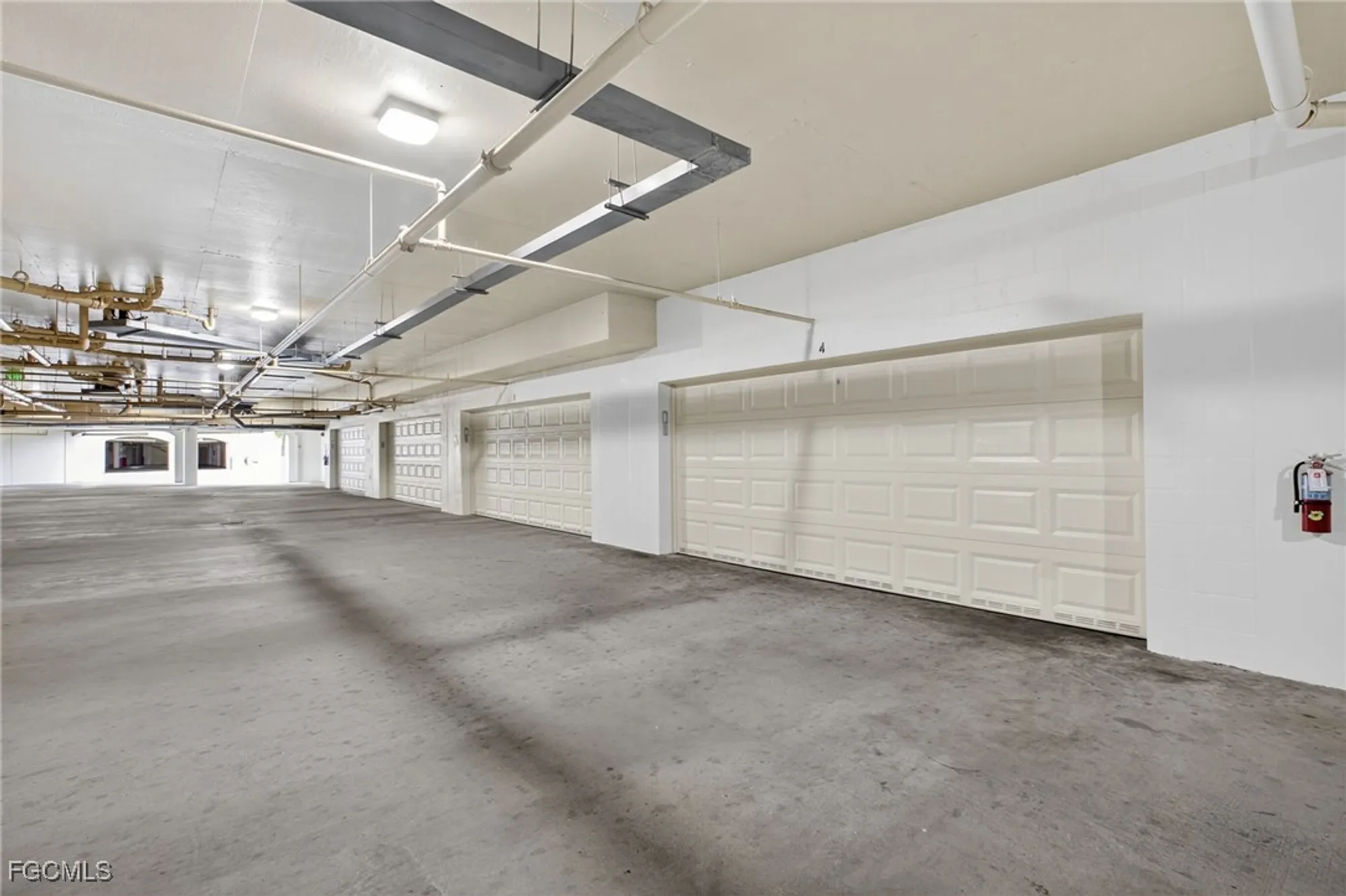 Property Slideshow image 38 of 50 | 11620 court of palms 104, Fort Myers, FL, 33908